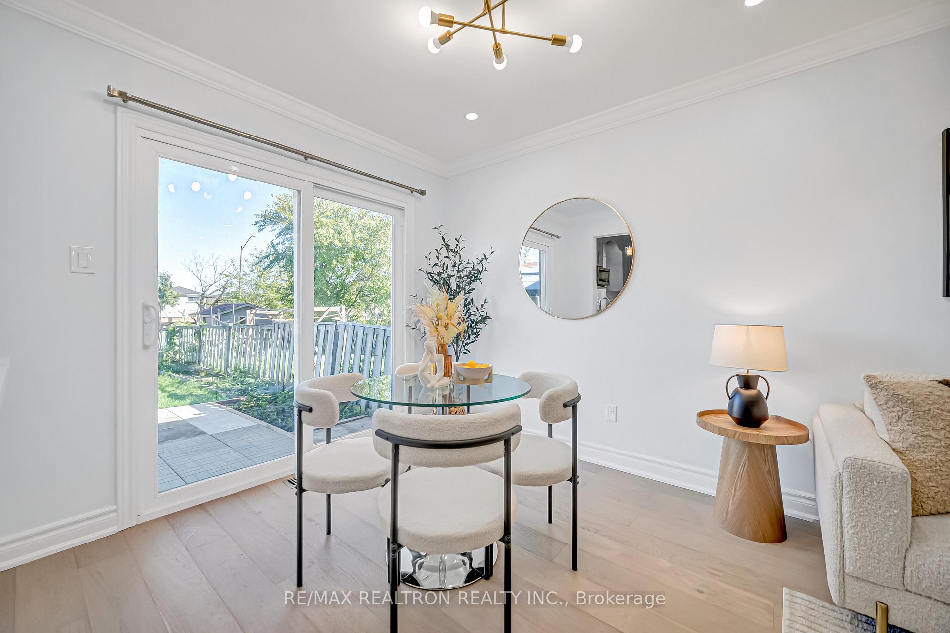 Photo 6 of 33 Chichester Road, Markham, Milliken Mills East — HOMEH