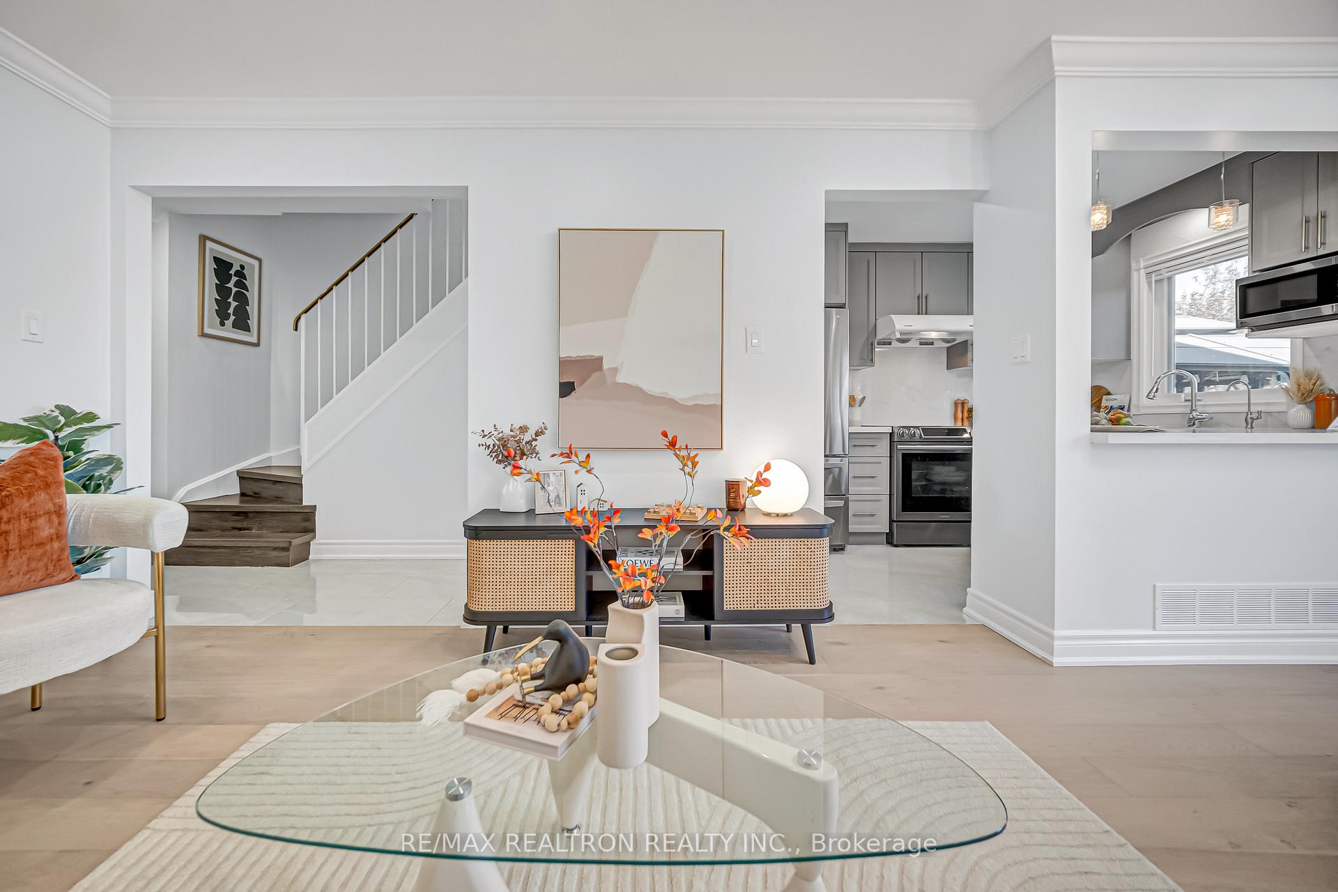 Photo 10 of 33 Chichester Road, Markham, Milliken Mills East — HOMEH