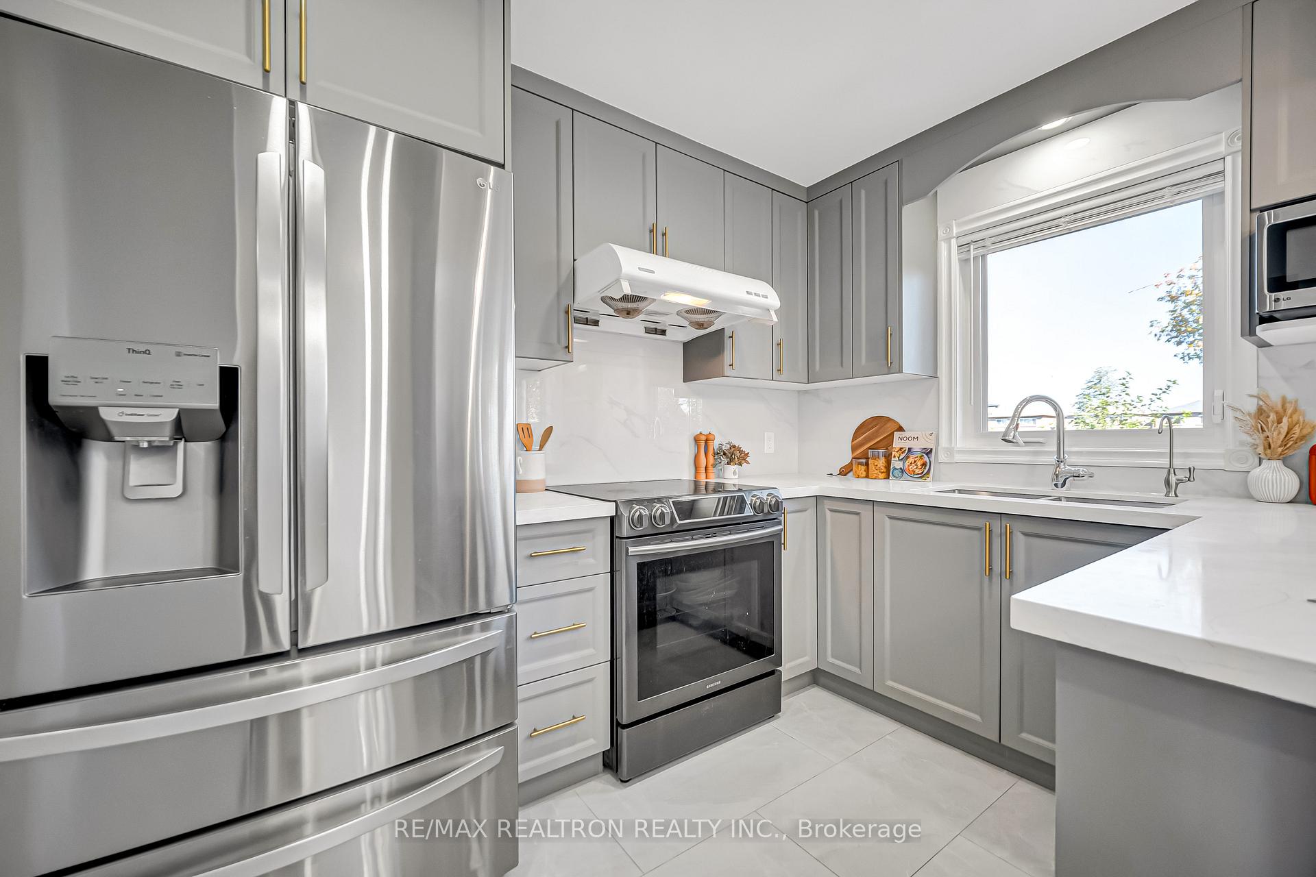 Photo 11 of 33 Chichester Road, Markham, Milliken Mills East — HOMEH