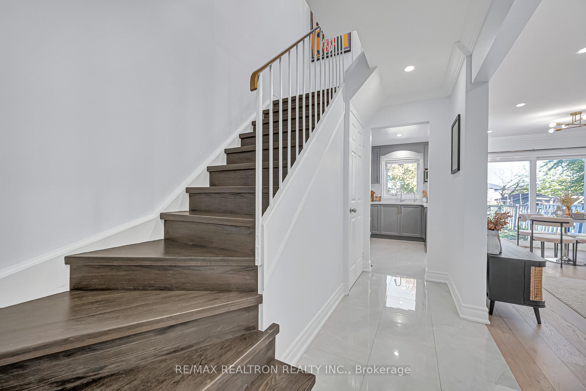 Photo 17 of 33 Chichester Road, Markham, Milliken Mills East — HOMEH