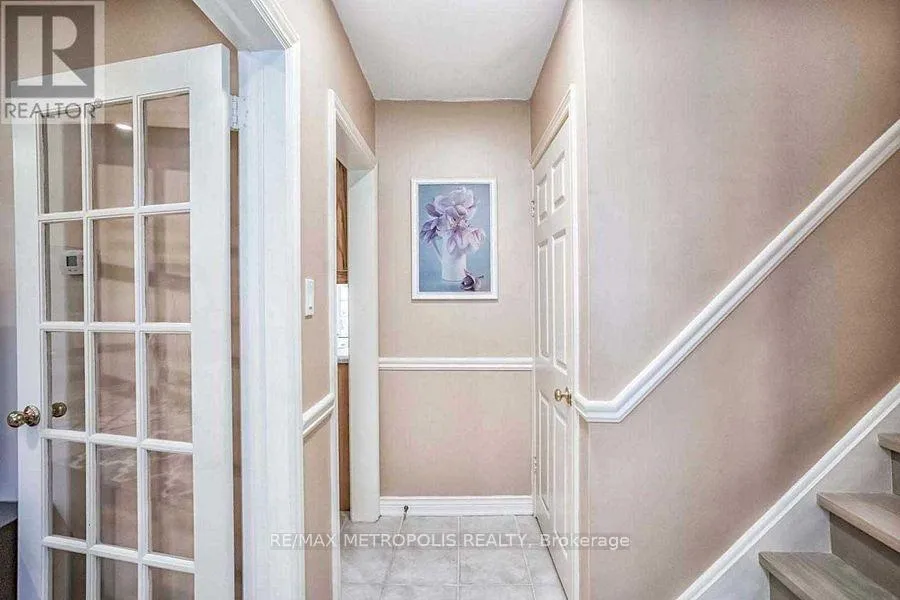 Photo 2 of 14 Strathroy Crescent, Markham, Markham Village — HOMEH