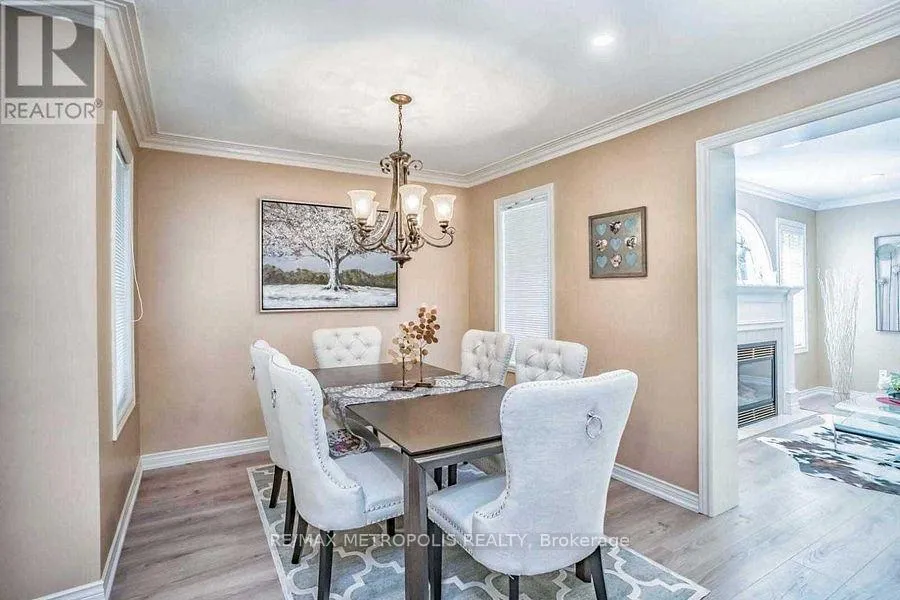 Photo 8 of 14 Strathroy Crescent, Markham, Markham Village — HOMEH