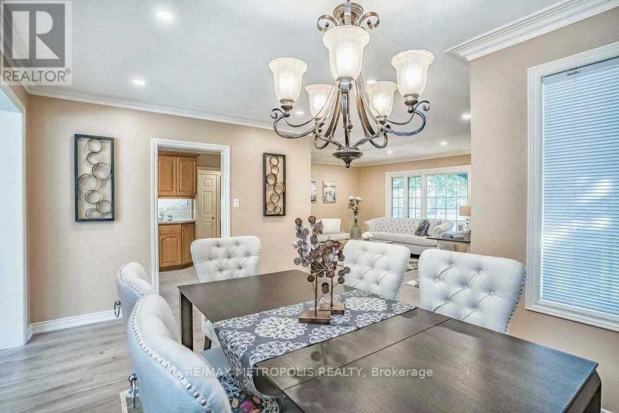Photo 9 of 14 Strathroy Crescent, Markham, Markham Village — HOMEH