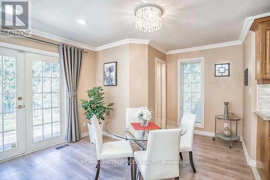 Photo 12 of 14 Strathroy Crescent, Markham, Markham Village — HOMEH