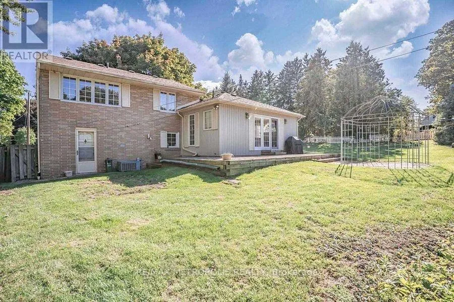 Photo 26 of 14 Strathroy Crescent, Markham, Markham Village — HOMEH
