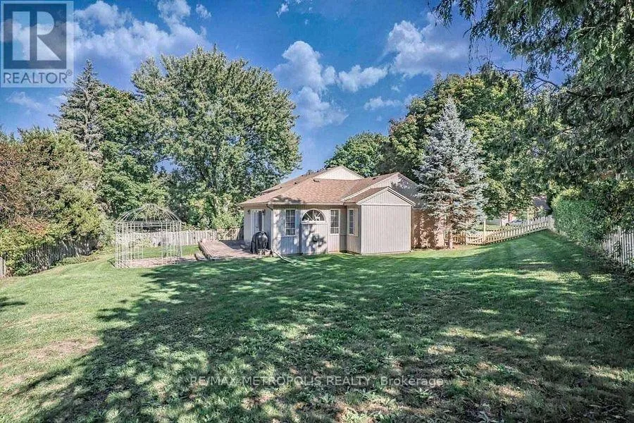 Photo 28 of 14 Strathroy Crescent, Markham, Markham Village — HOMEH
