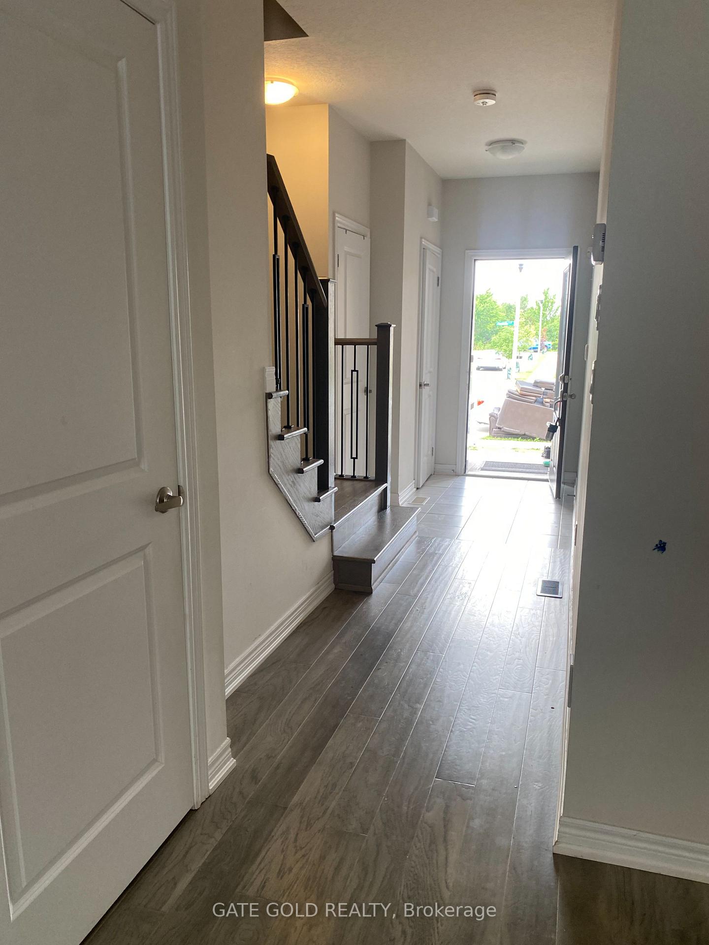Photo 3 of 28 Foothills Lane, Hamilton, Fruitland — HOMEH
