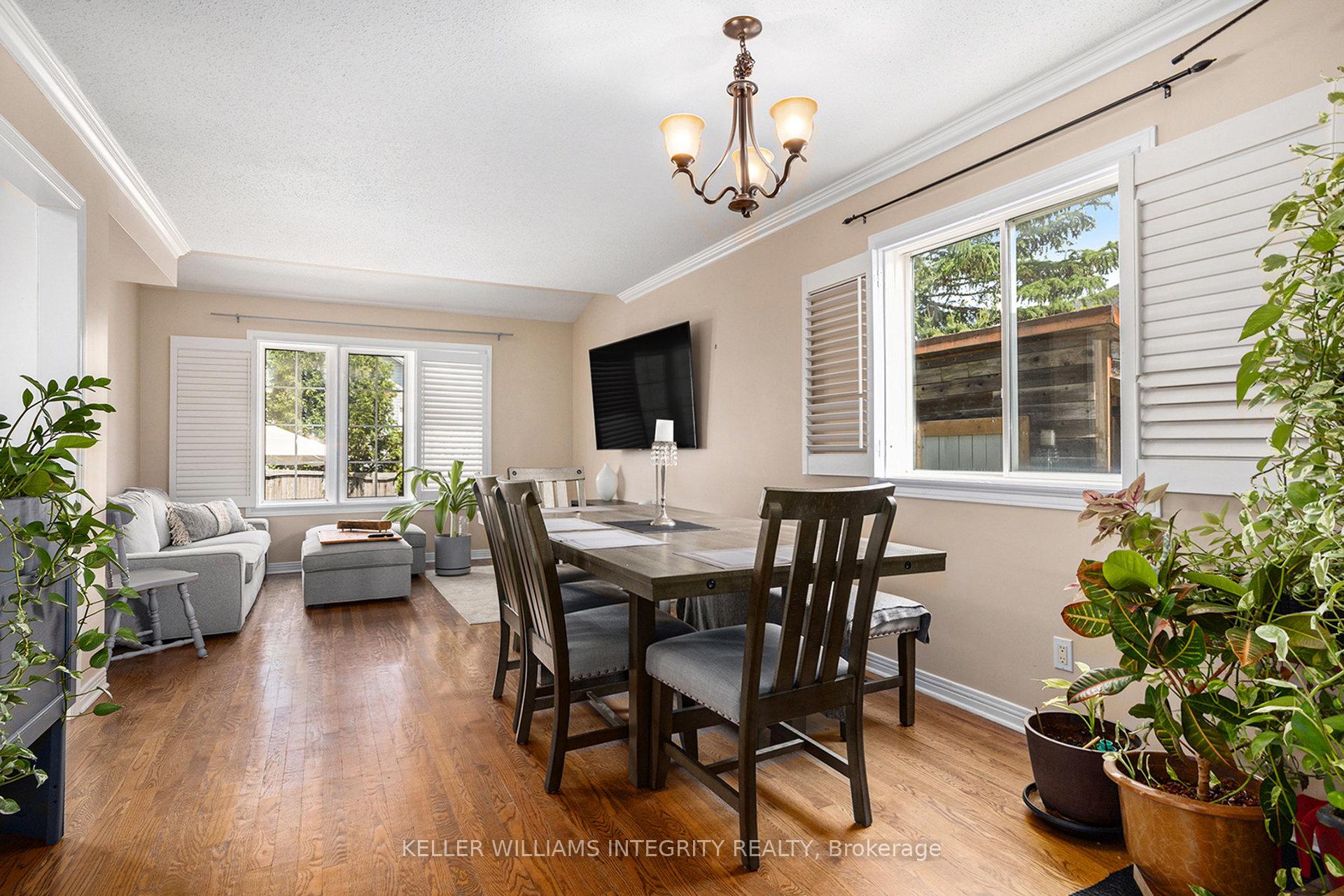 Photo 4 of 41 Milner Downs Crescent, Ottawa, Kanata - Emerald Meadows/Trailwest — HOMEH
