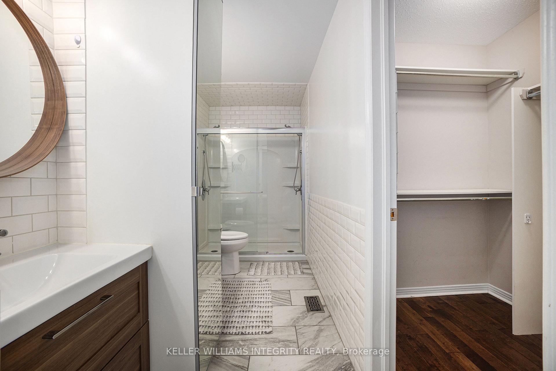 Photo 10 of 41 Milner Downs Crescent, Ottawa, Kanata - Emerald Meadows/Trailwest — HOMEH