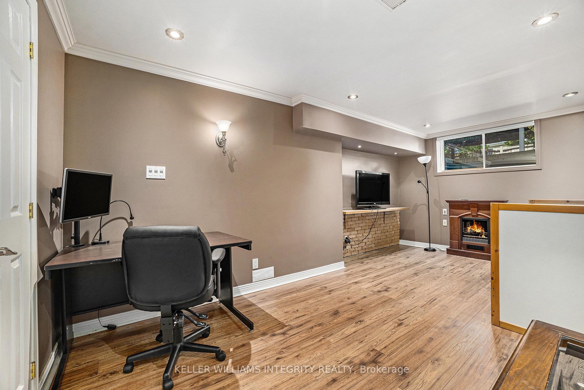 Photo 15 of 41 Milner Downs Crescent, Ottawa, Kanata - Emerald Meadows/Trailwest — HOMEH
