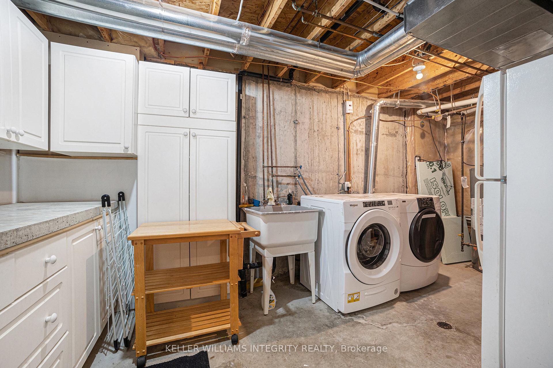 Photo 18 of 41 Milner Downs Crescent, Ottawa, Kanata - Emerald Meadows/Trailwest — HOMEH