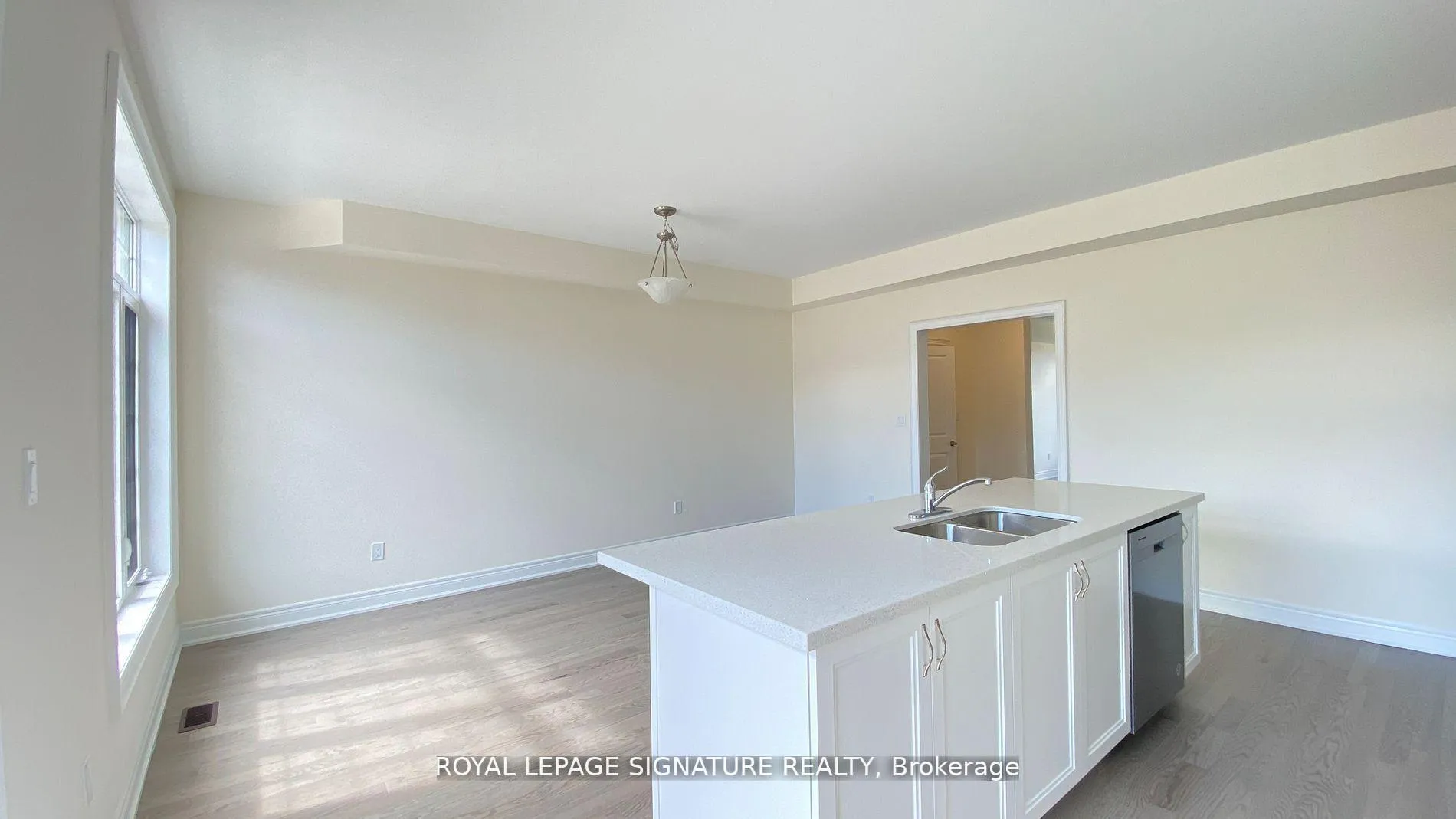 Photo 6 of 303 Kirkham Drive, Markham, Cedarwood — HOMEH
