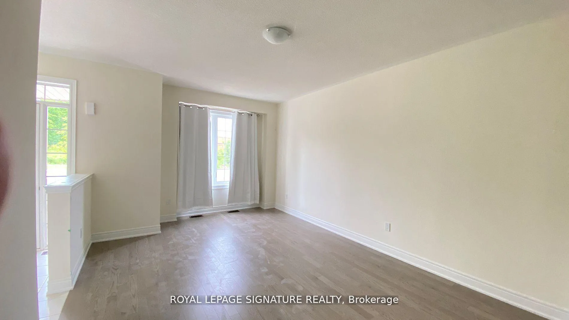 Photo 8 of 303 Kirkham Drive, Markham, Cedarwood — HOMEH