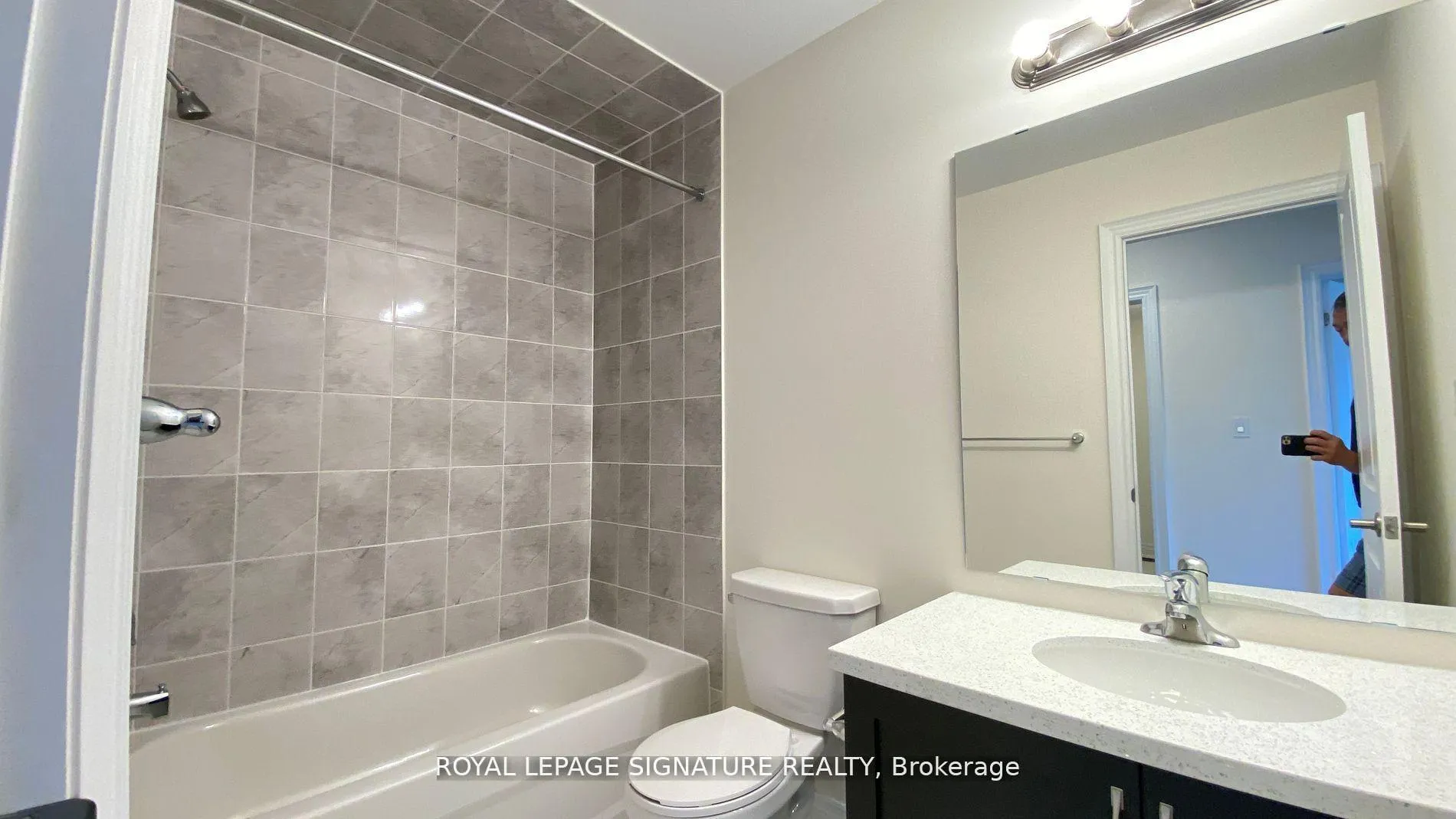Photo 12 of 303 Kirkham Drive, Markham, Cedarwood — HOMEH