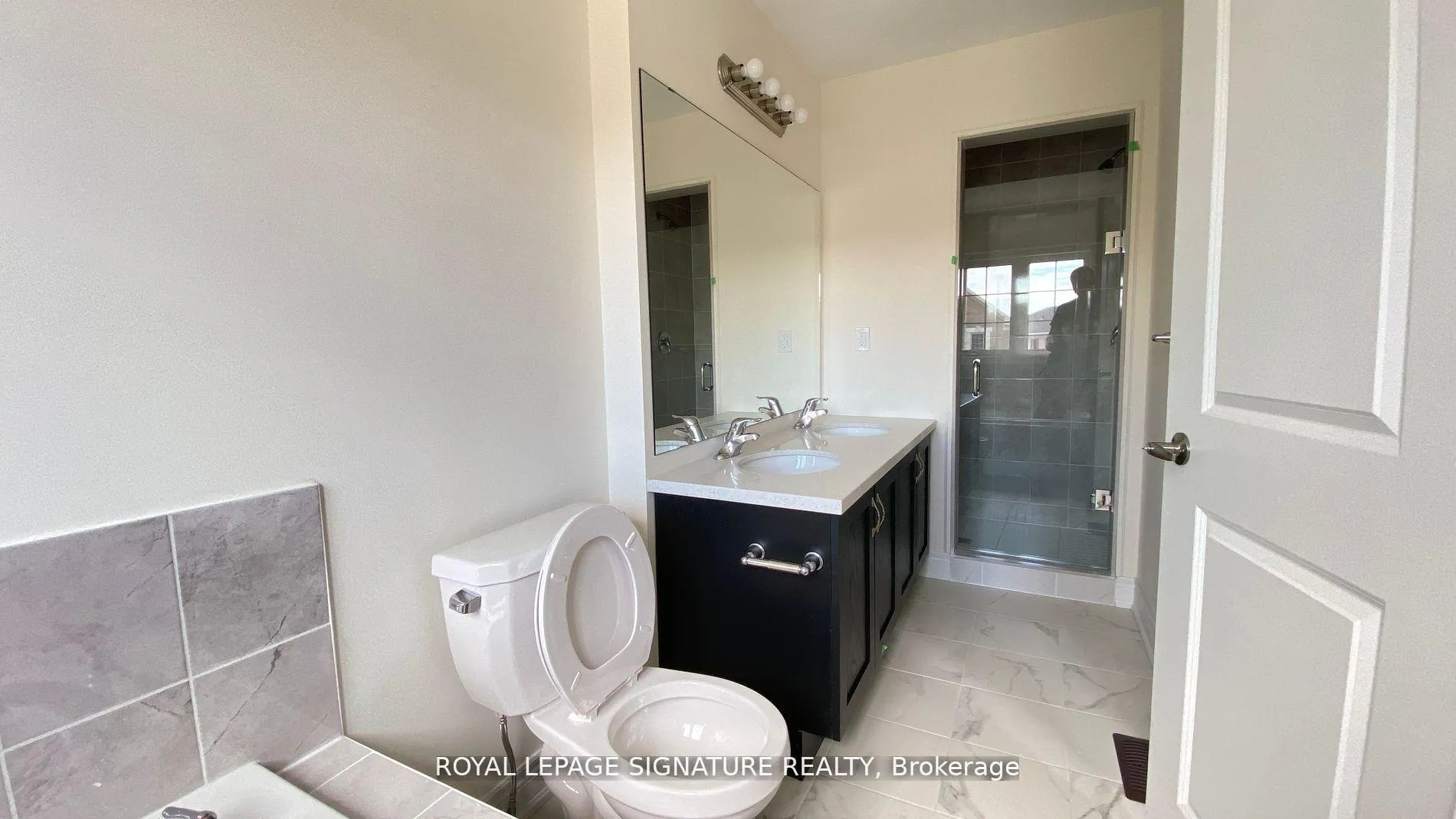 Photo 17 of 303 Kirkham Drive, Markham, Cedarwood — HOMEH