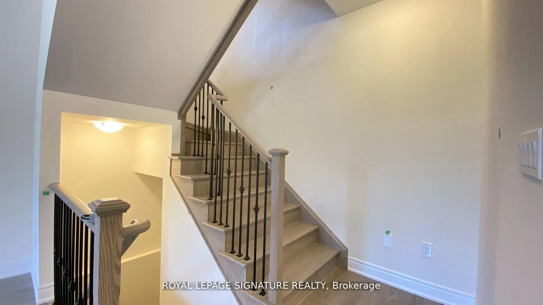 Photo 24 of 303 Kirkham Drive, Markham, Cedarwood — HOMEH