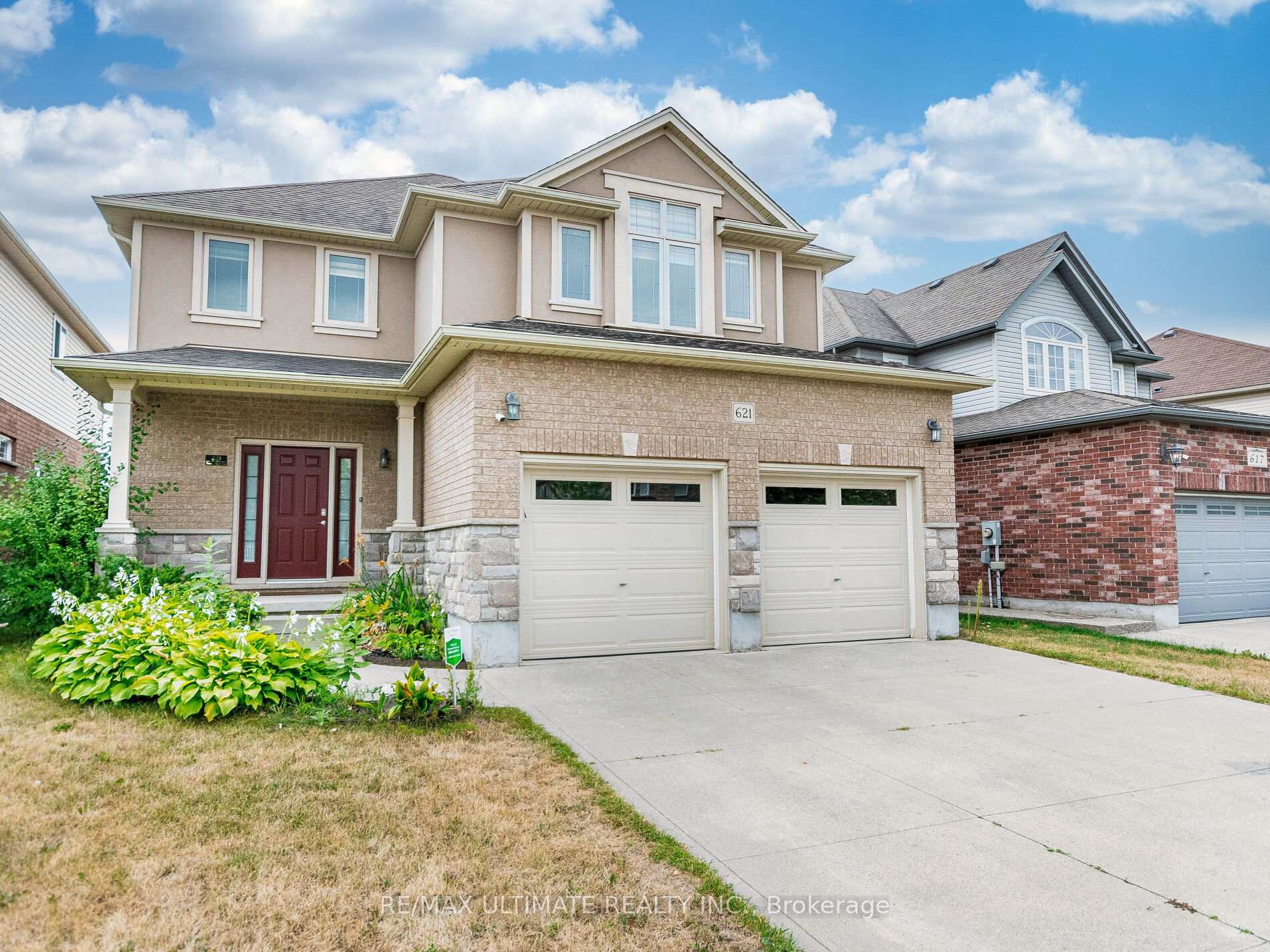 Photo 3 of 621 Thomas Slee Drive, Kitchener, Doon South — HOMEH