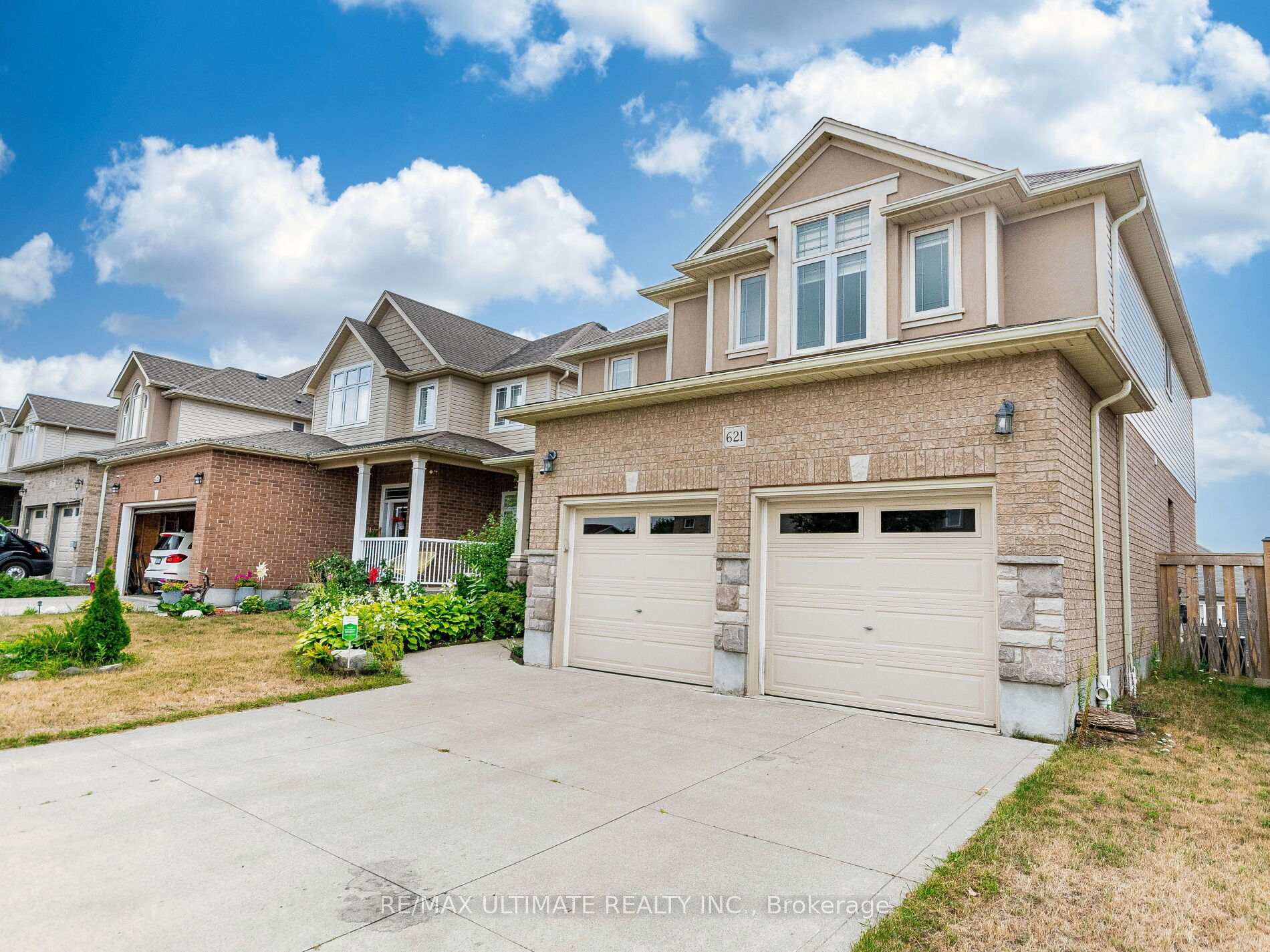 Photo 4 of 621 Thomas Slee Drive, Kitchener, Doon South — HOMEH