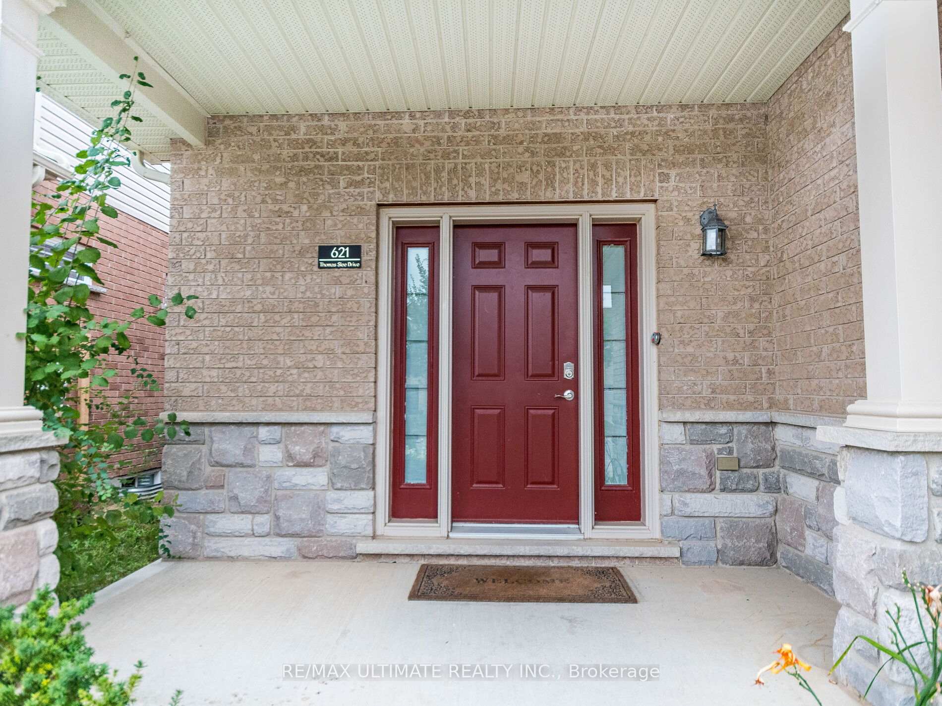 Photo 5 of 621 Thomas Slee Drive, Kitchener, Doon South — HOMEH