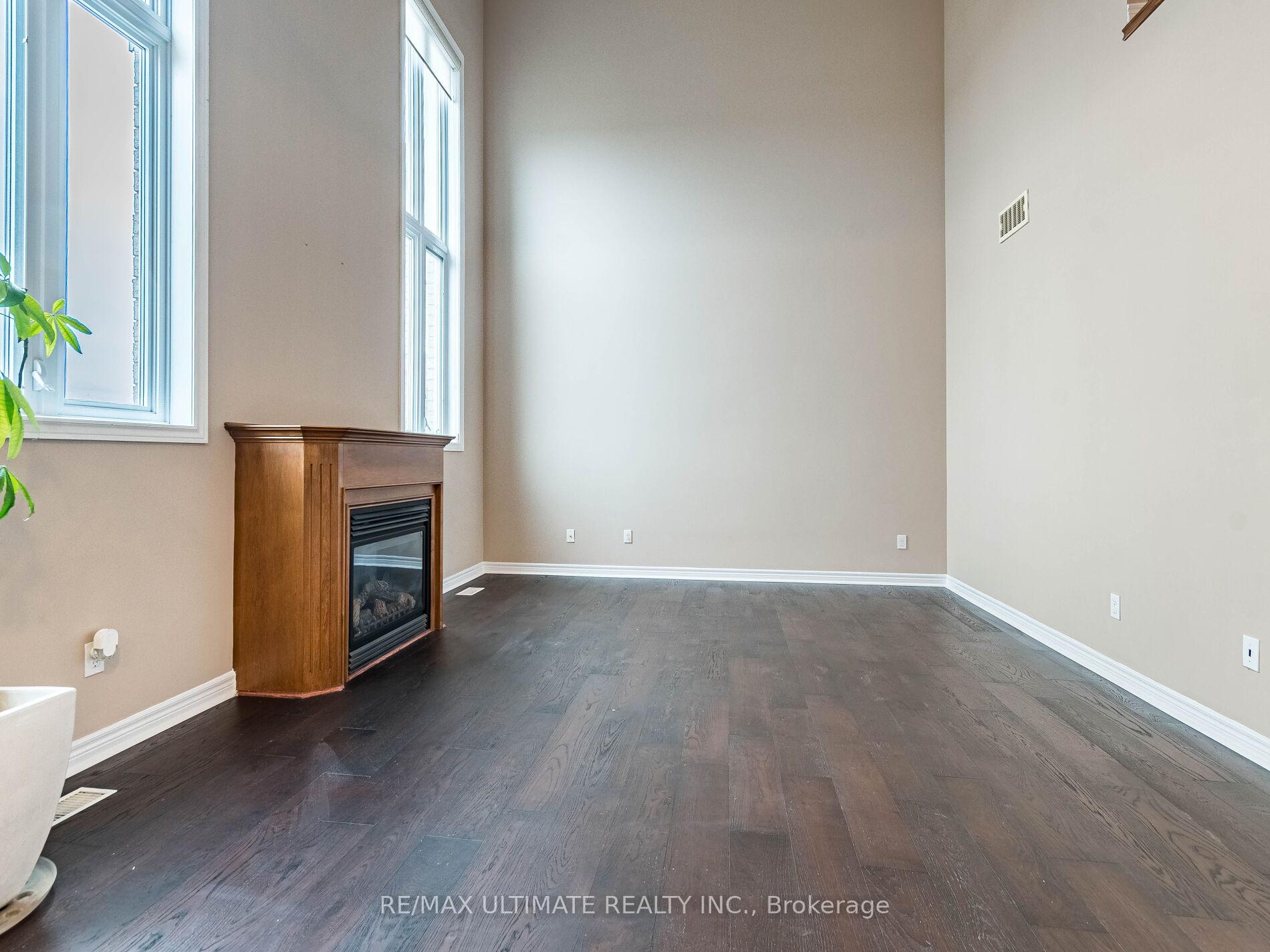 Photo 9 of 621 Thomas Slee Drive, Kitchener, Doon South — HOMEH