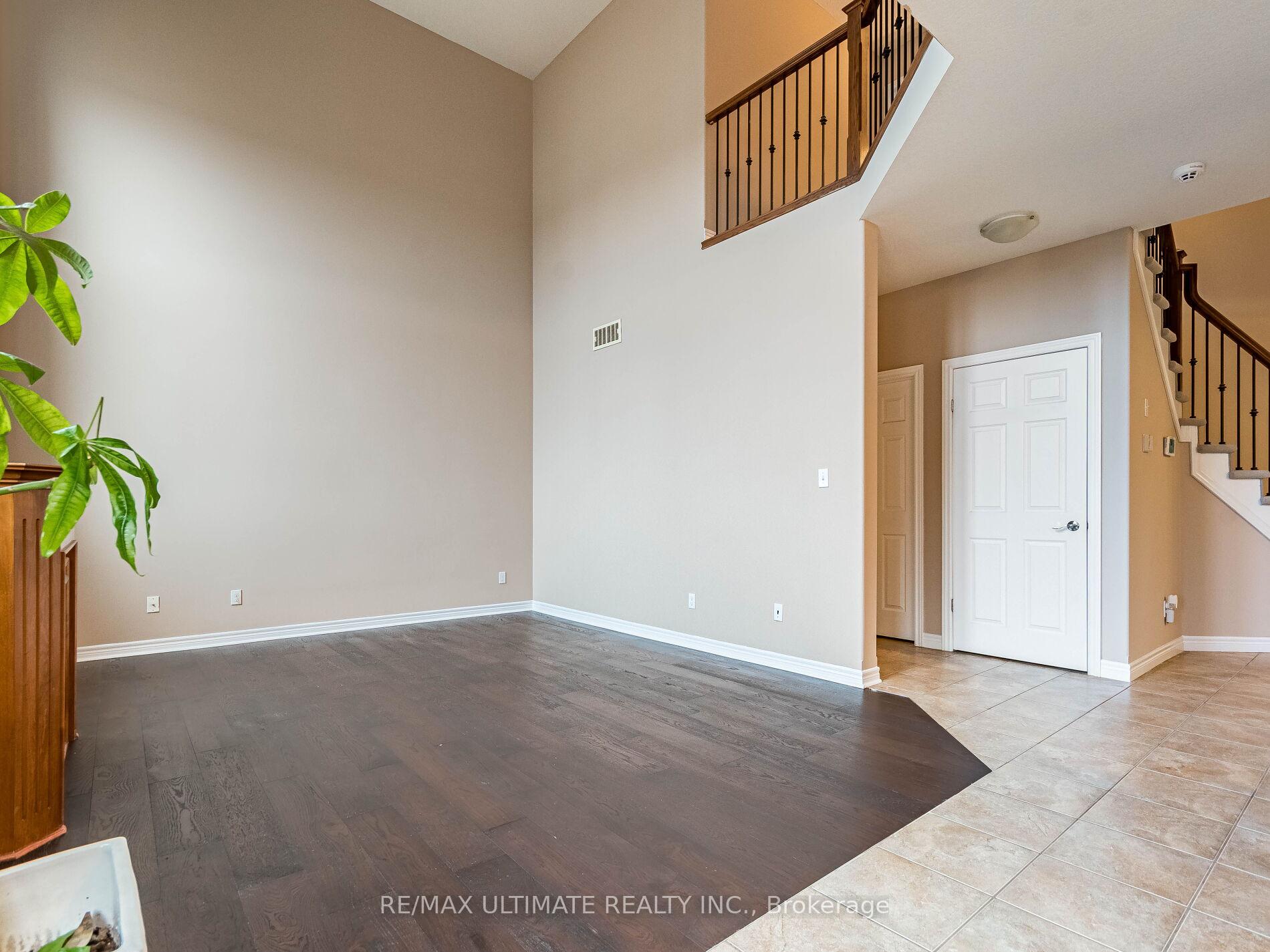 Photo 10 of 621 Thomas Slee Drive, Kitchener, Doon South — HOMEH