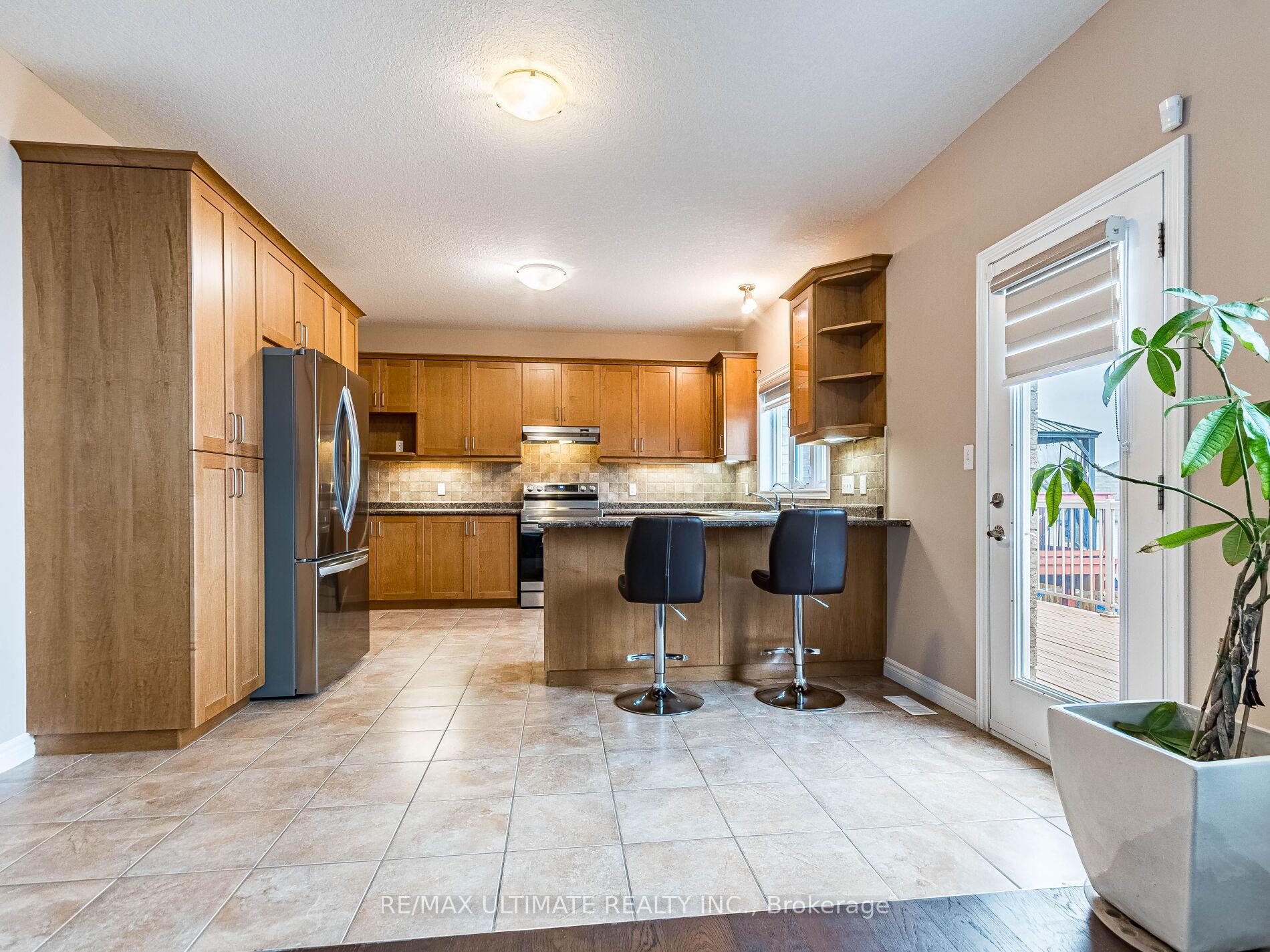 Photo 13 of 621 Thomas Slee Drive, Kitchener, Doon South — HOMEH