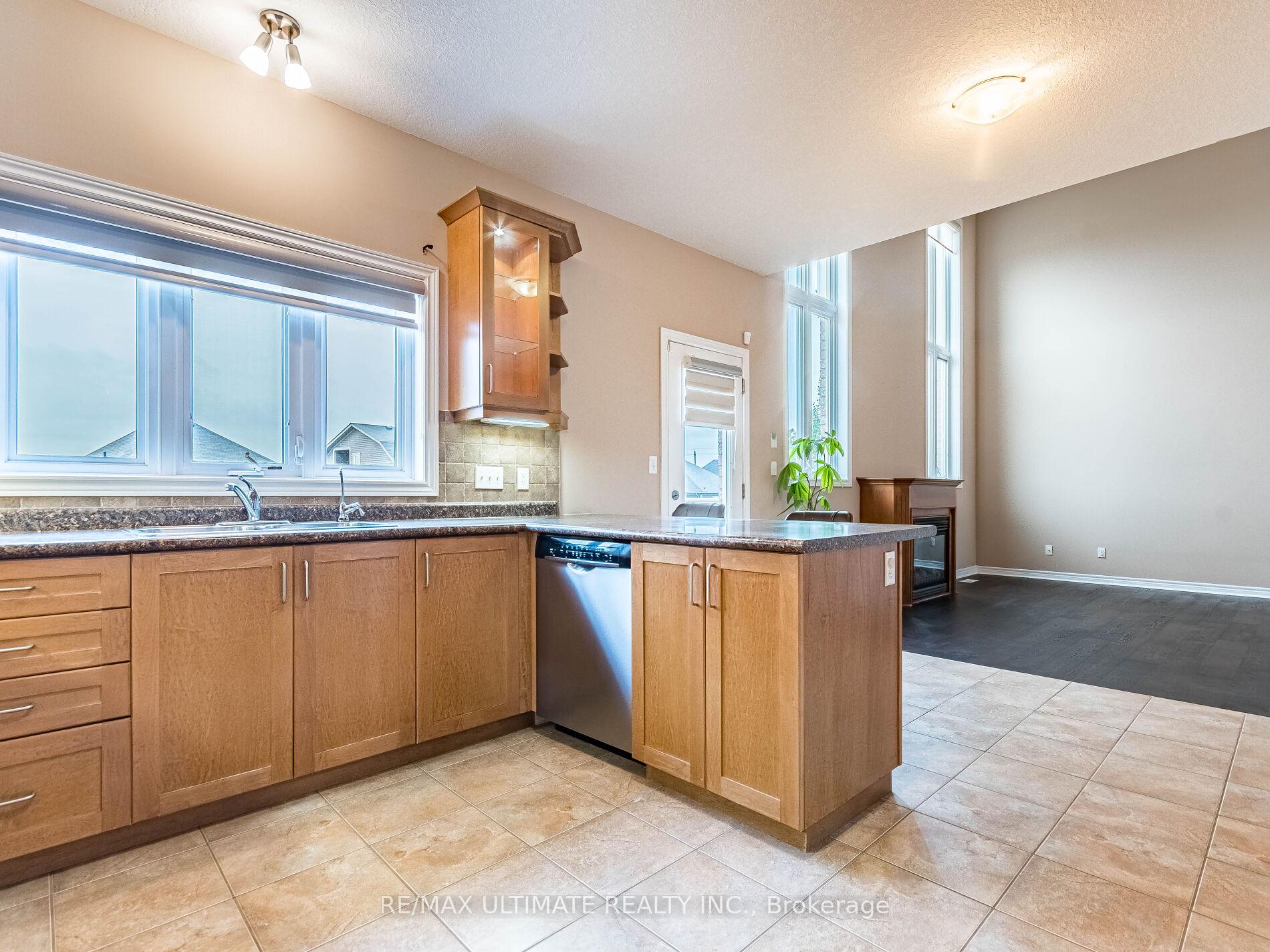 Photo 15 of 621 Thomas Slee Drive, Kitchener, Doon South — HOMEH