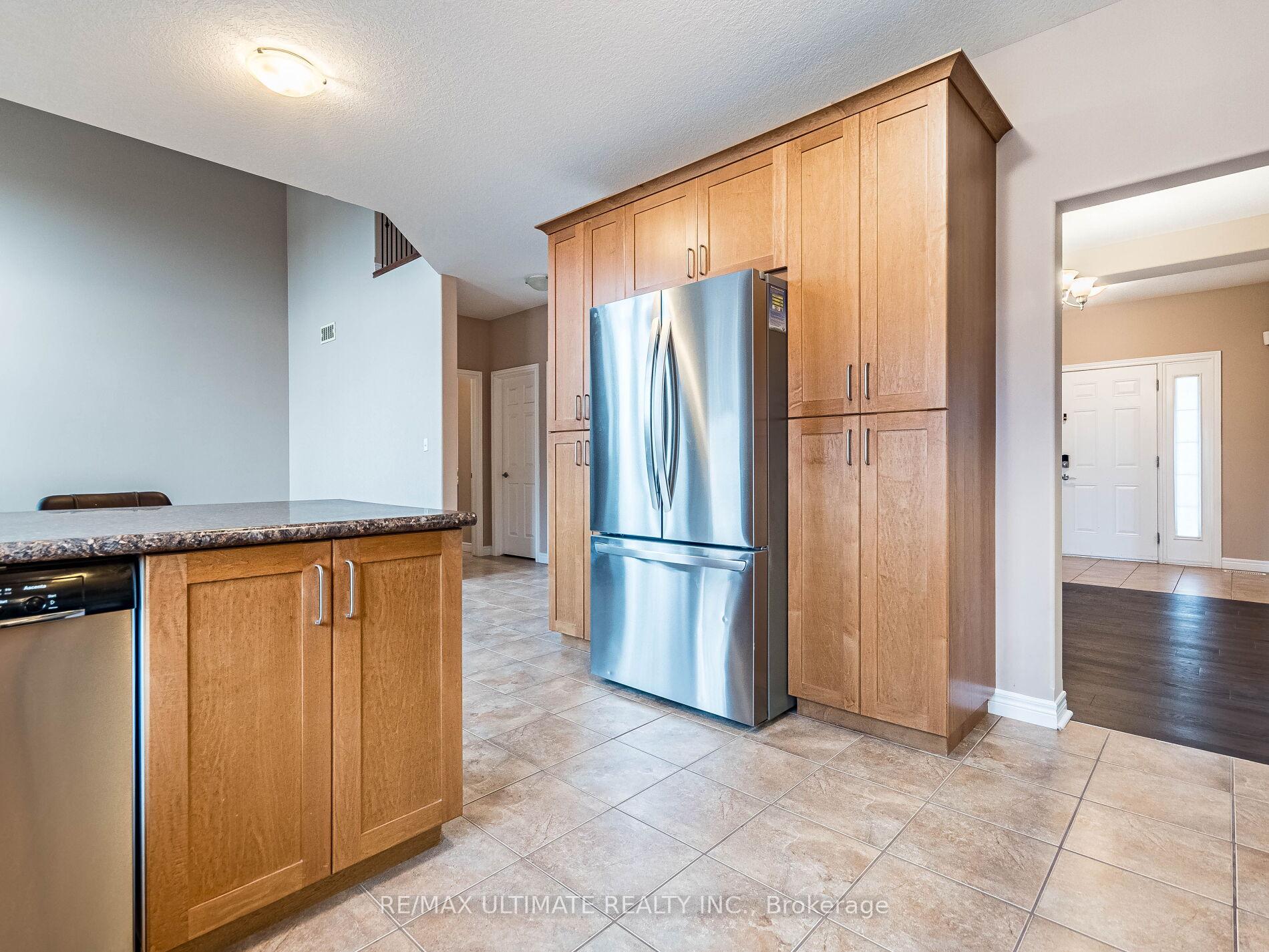Photo 16 of 621 Thomas Slee Drive, Kitchener, Doon South — HOMEH