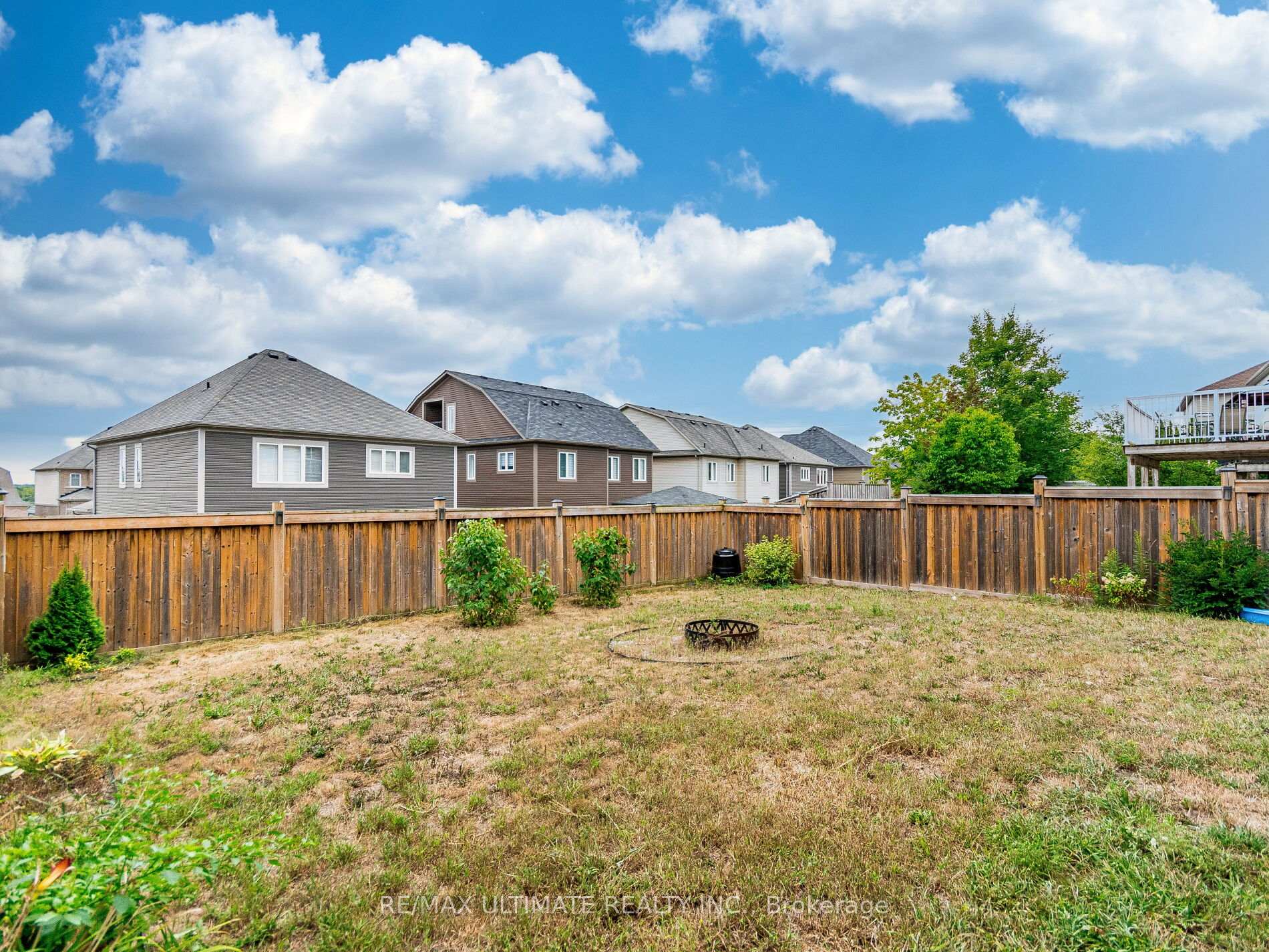 Photo 33 of 621 Thomas Slee Drive, Kitchener, Doon South — HOMEH