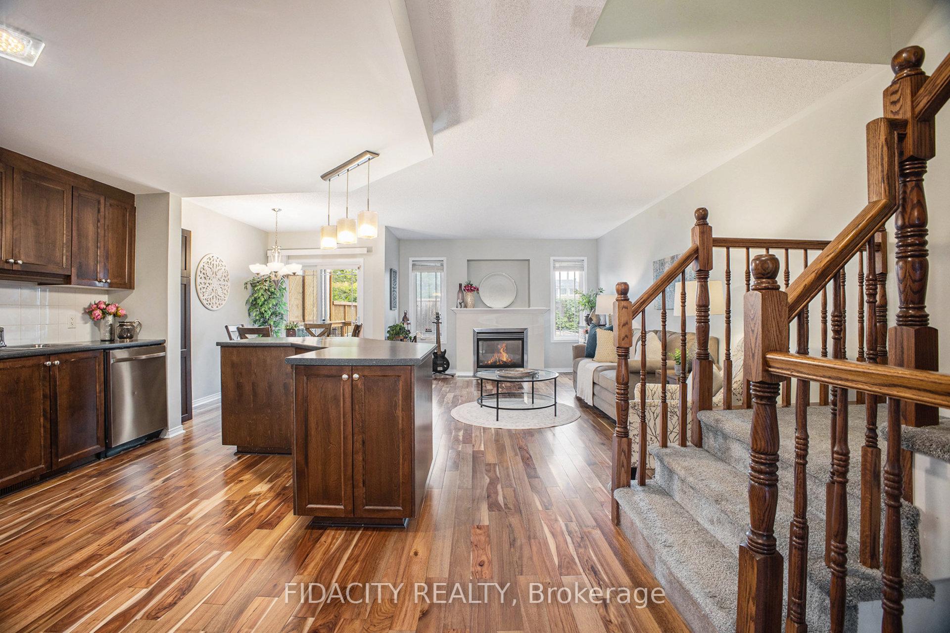 Photo 3 of 1493 Carronbridge Circle, Ottawa, Kanata - Emerald Meadows/Trailwest — HOMEH
