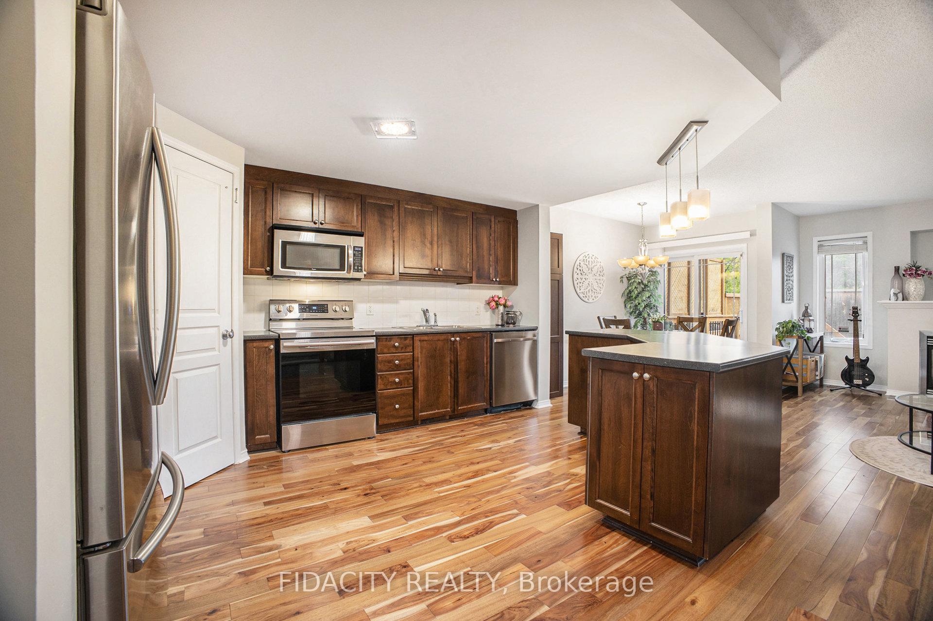Photo 4 of 1493 Carronbridge Circle, Ottawa, Kanata - Emerald Meadows/Trailwest — HOMEH