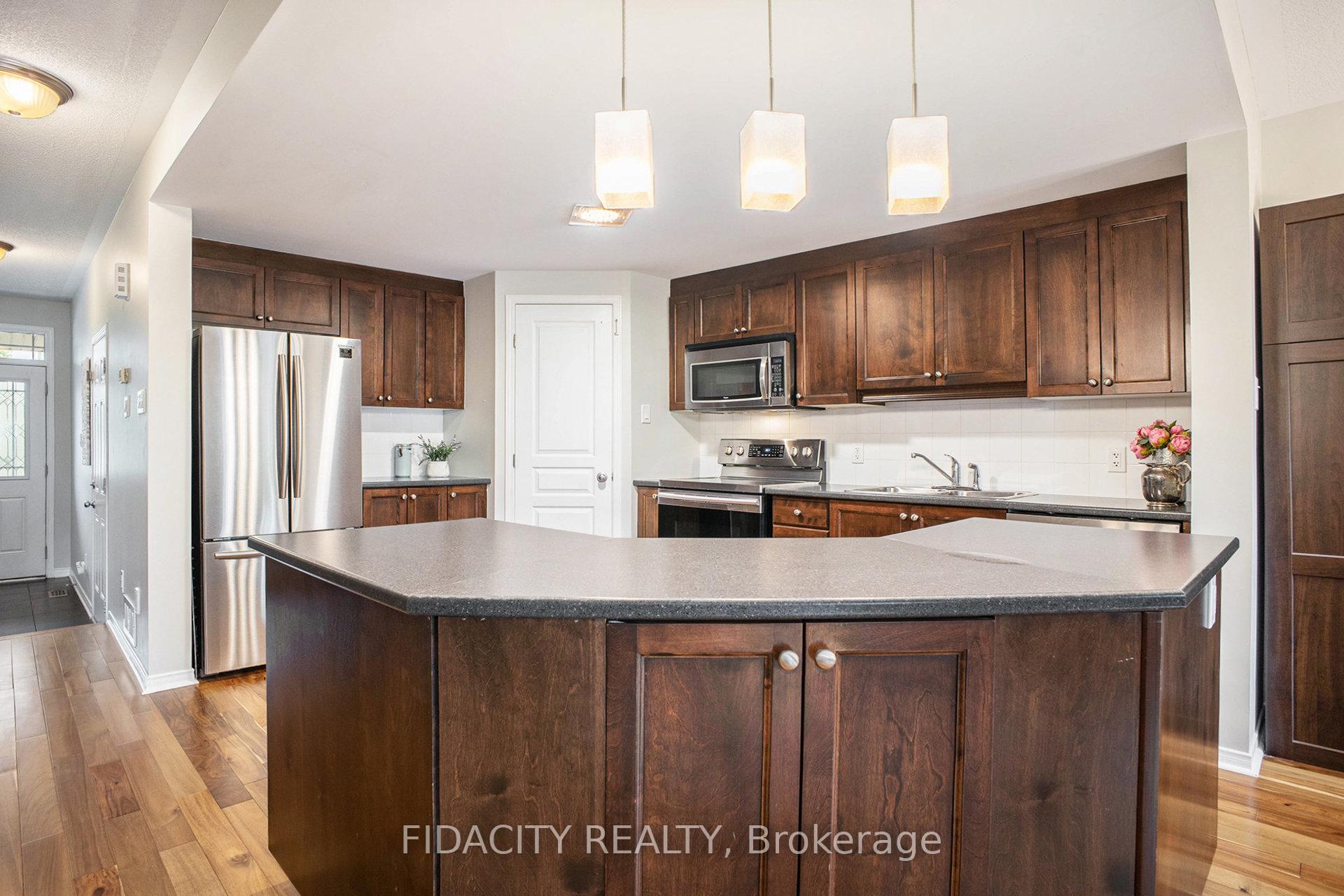 Photo 5 of 1493 Carronbridge Circle, Ottawa, Kanata - Emerald Meadows/Trailwest — HOMEH