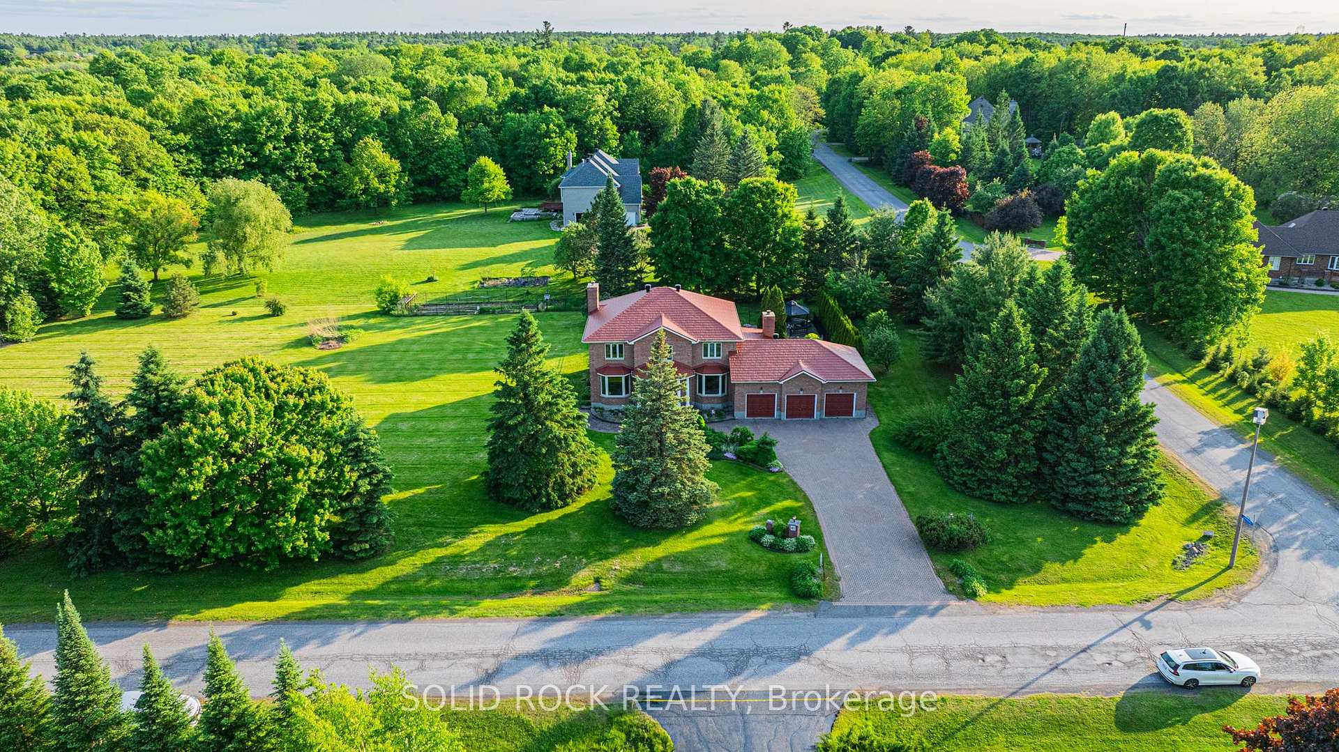 Photo 3 of 42 Marchbrook Circle, Ottawa, Kanata - Rural Kanata (Central) — HOMEH