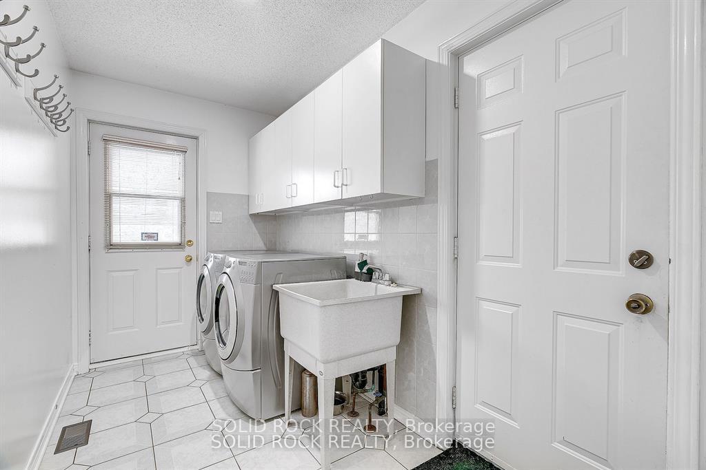 Photo 16 of 42 Marchbrook Circle, Ottawa, Kanata - Rural Kanata (Central) — HOMEH