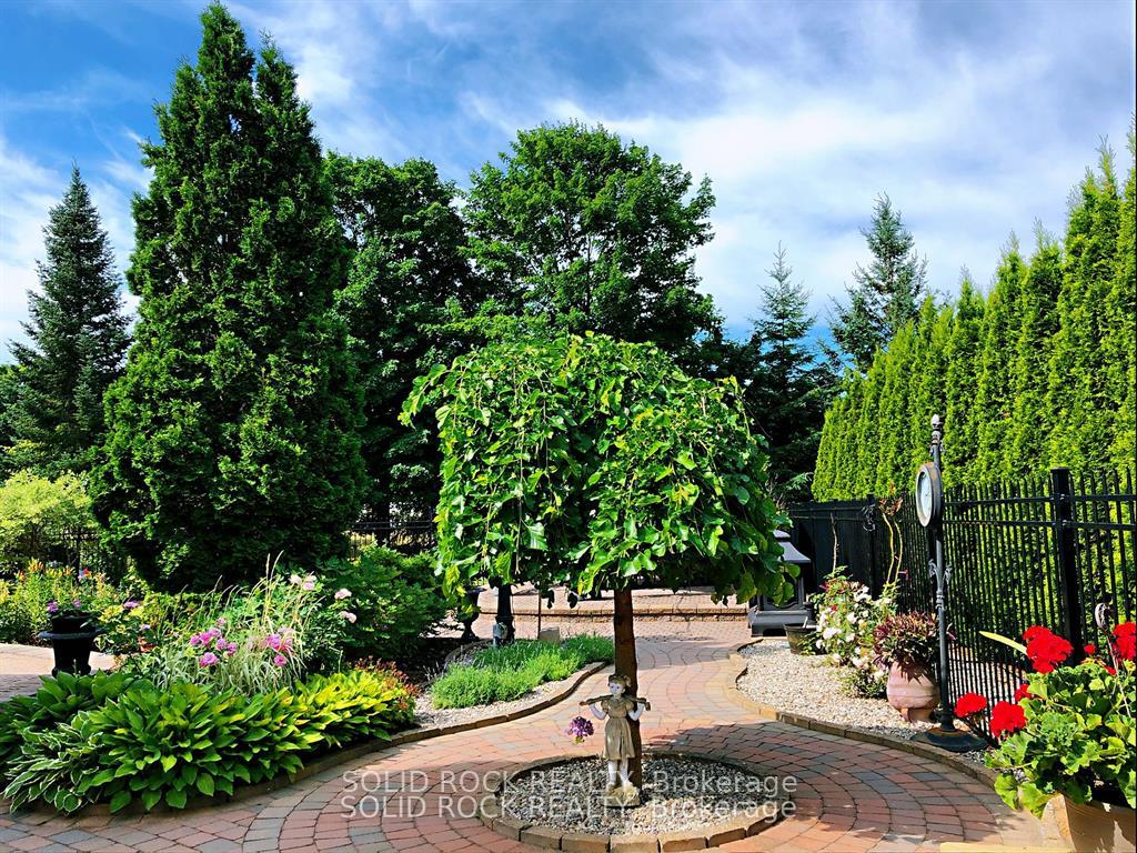 Photo 35 of 42 Marchbrook Circle, Ottawa, Kanata - Rural Kanata (Central) — HOMEH