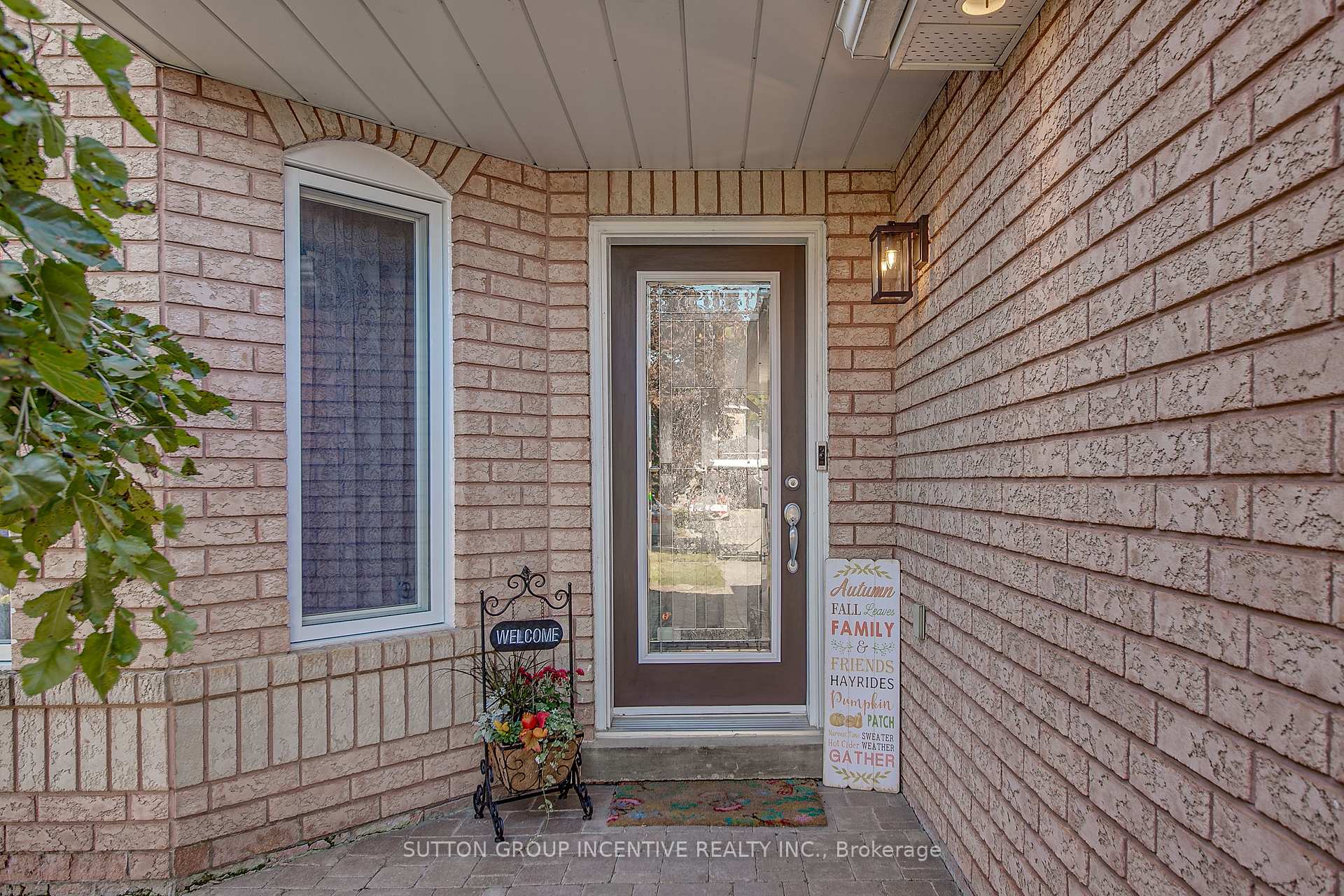 Photo 3 of 1301 Forest Street, Innisfil, Alcona — HOMEH