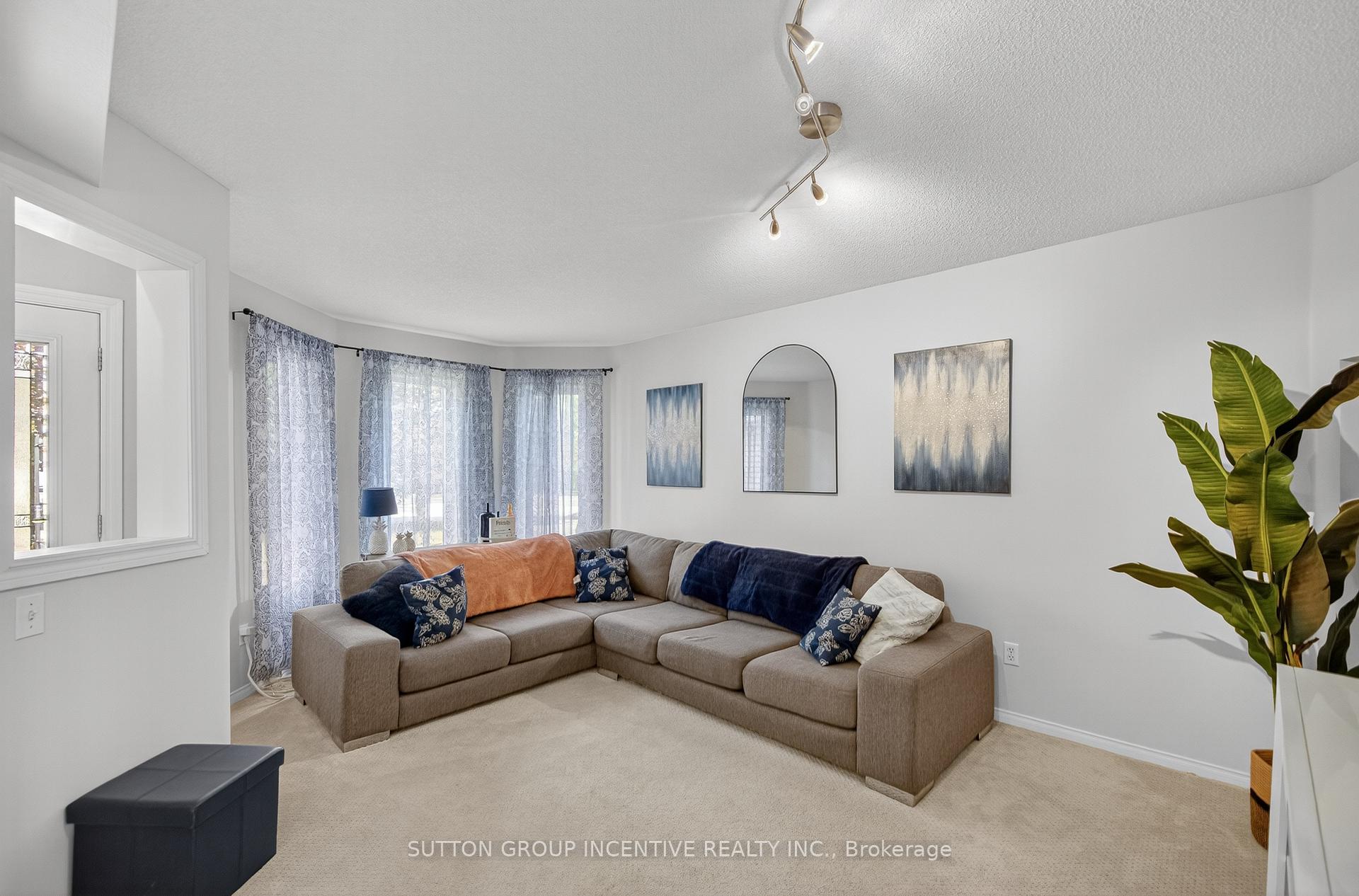 Photo 6 of 1301 Forest Street, Innisfil, Alcona — HOMEH