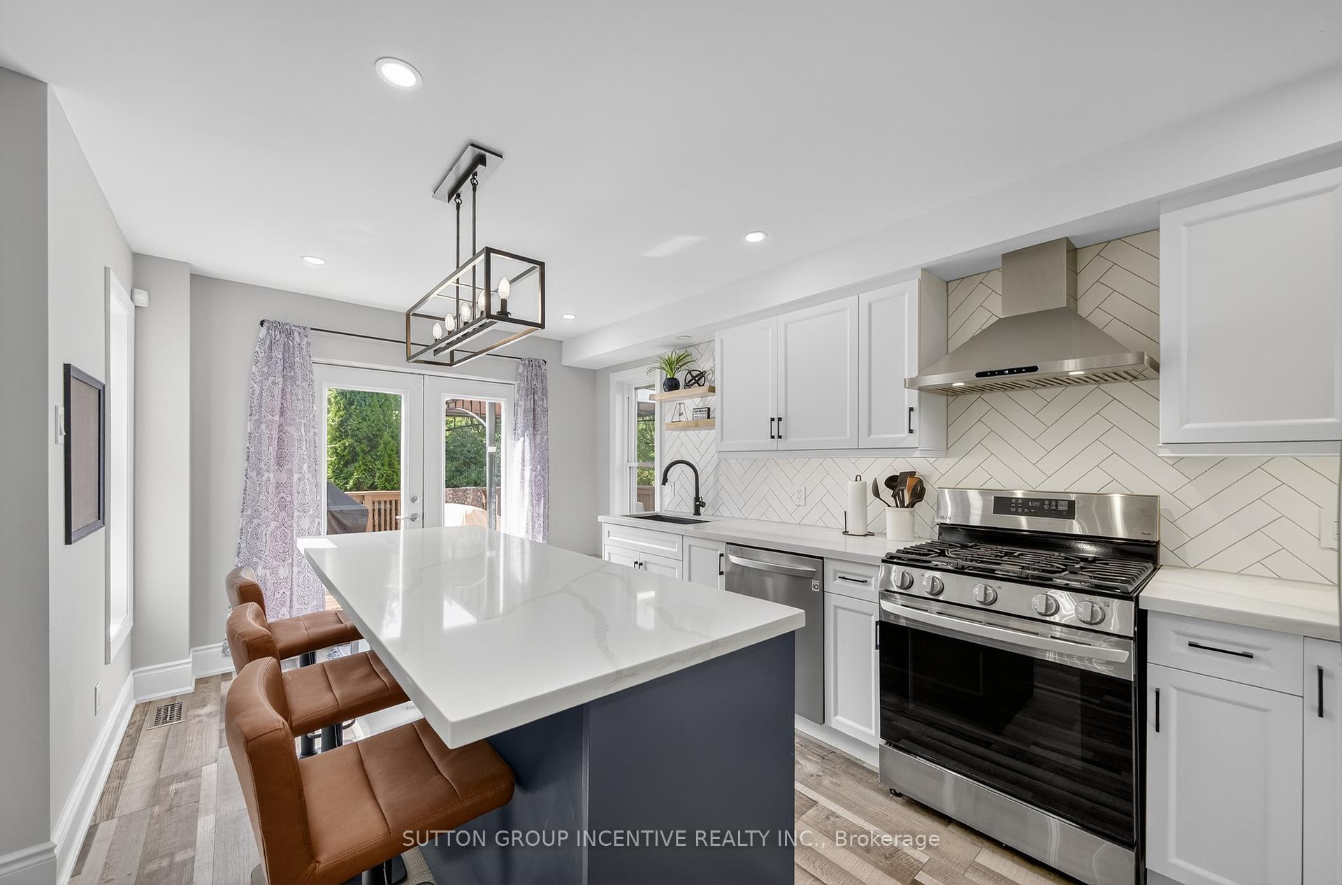 Photo 8 of 1301 Forest Street, Innisfil, Alcona — HOMEH