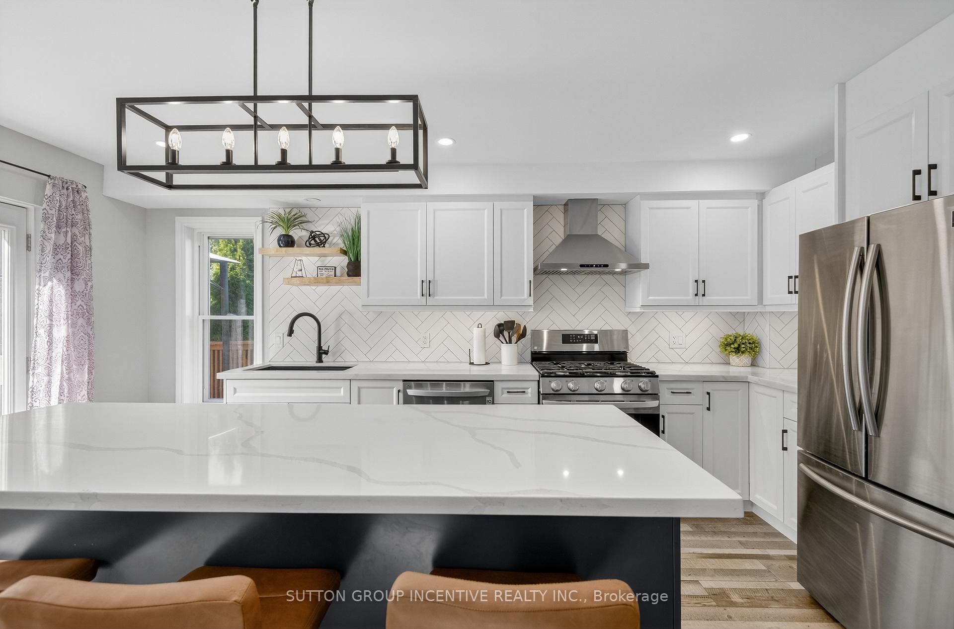 Photo 9 of 1301 Forest Street, Innisfil, Alcona — HOMEH