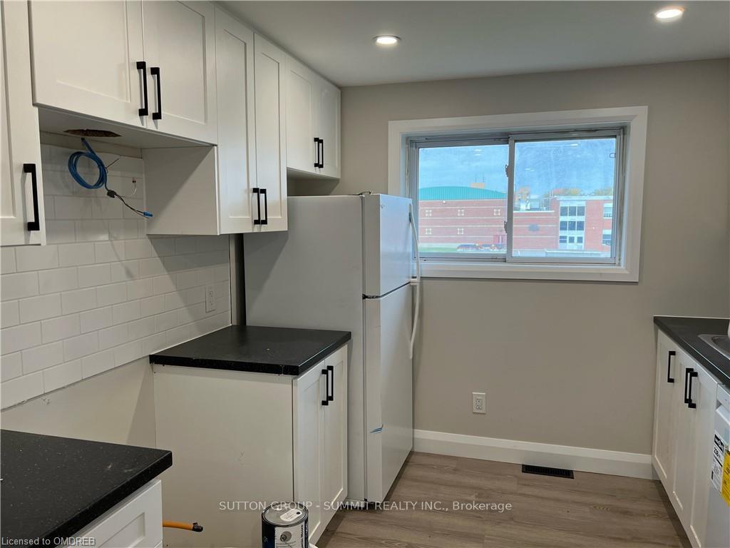 Photo 6 of Unit Upper Level, 14 Bishopsgate Avenue, Hamilton, Thorner — HOMEH
