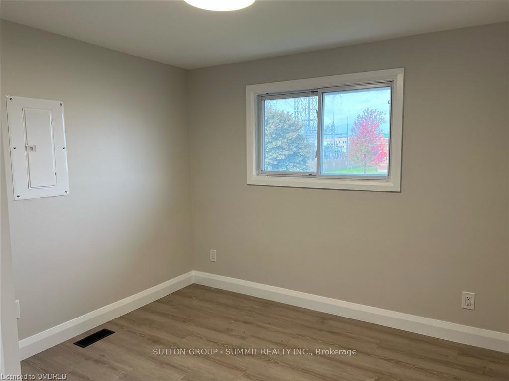 Photo 10 of Unit Upper Level, 14 Bishopsgate Avenue, Hamilton, Thorner — HOMEH