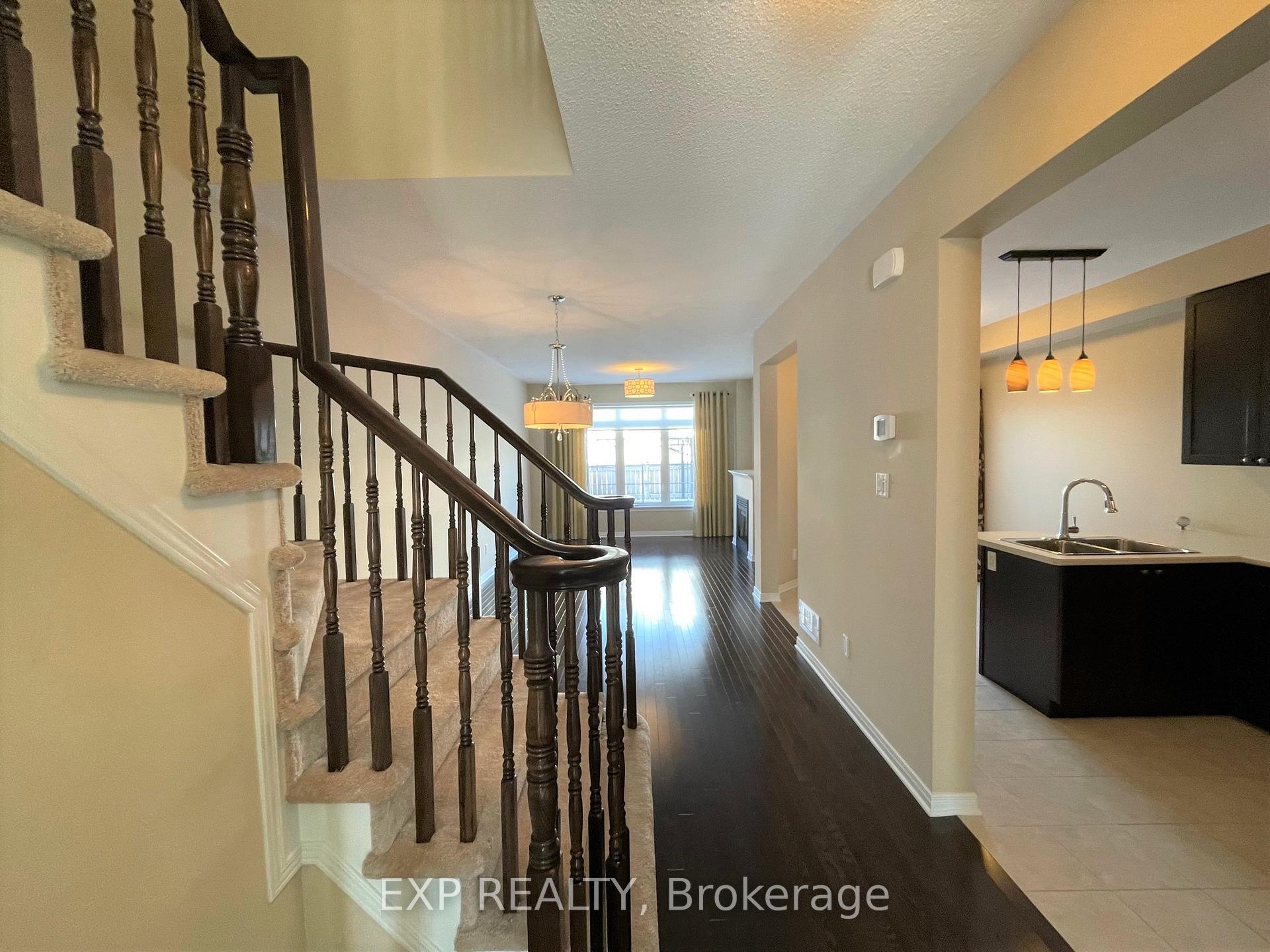 Photo 3 of 752 Oakglade Avenue, Ottawa, Kanata - Emerald Meadows/Trailwest — HOMEH