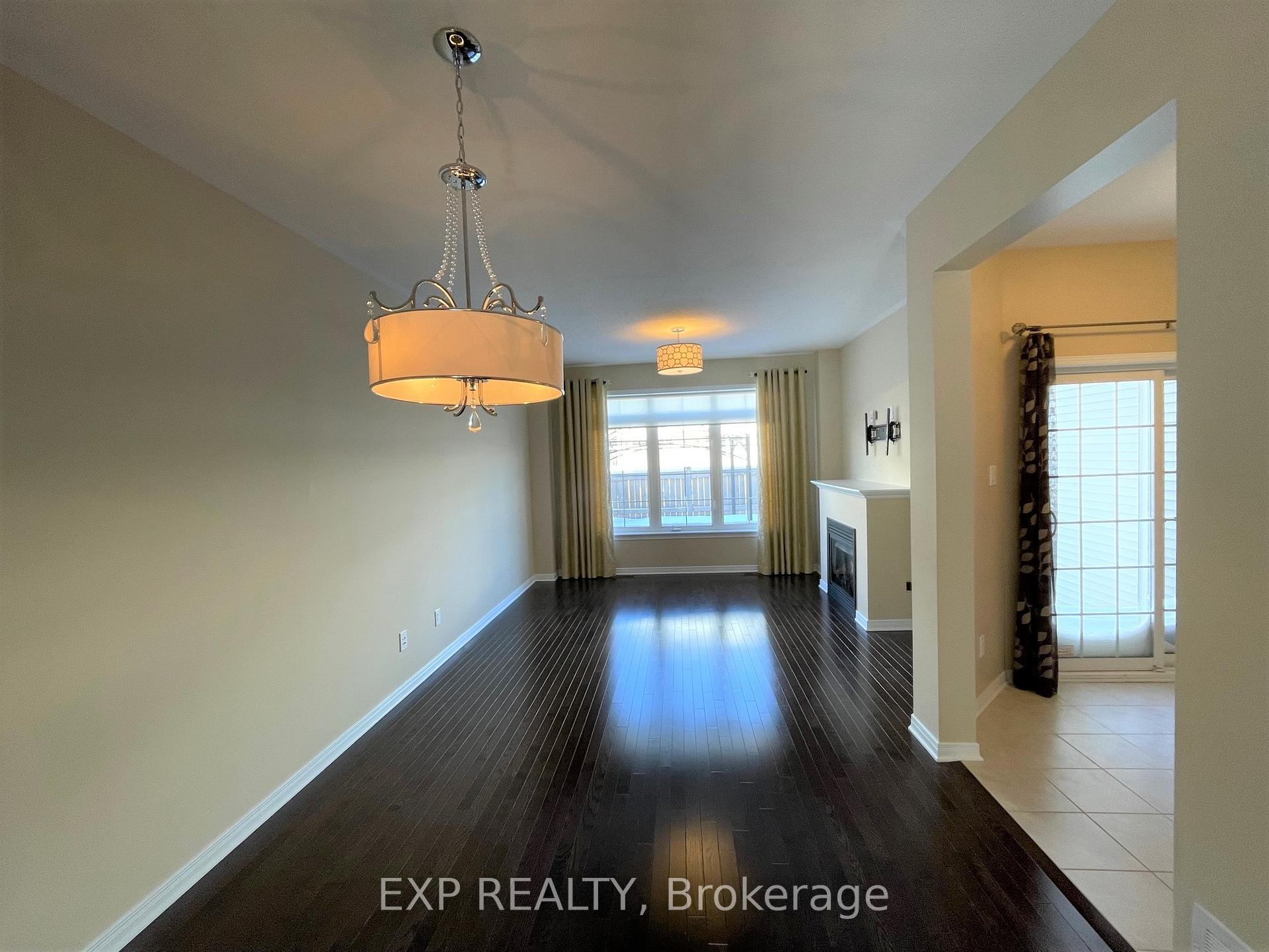 Photo 4 of 752 Oakglade Avenue, Ottawa, Kanata - Emerald Meadows/Trailwest — HOMEH