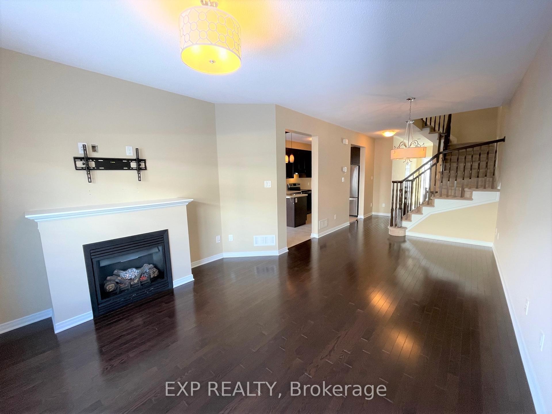 Photo 8 of 752 Oakglade Avenue, Ottawa, Kanata - Emerald Meadows/Trailwest — HOMEH