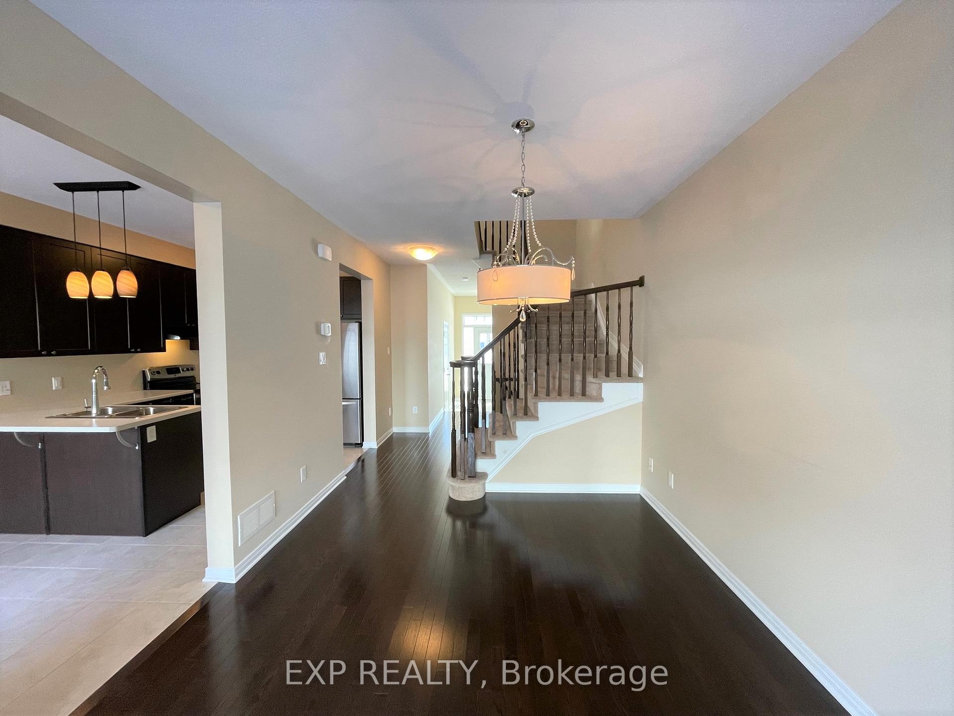 Photo 9 of 752 Oakglade Avenue, Ottawa, Kanata - Emerald Meadows/Trailwest — HOMEH