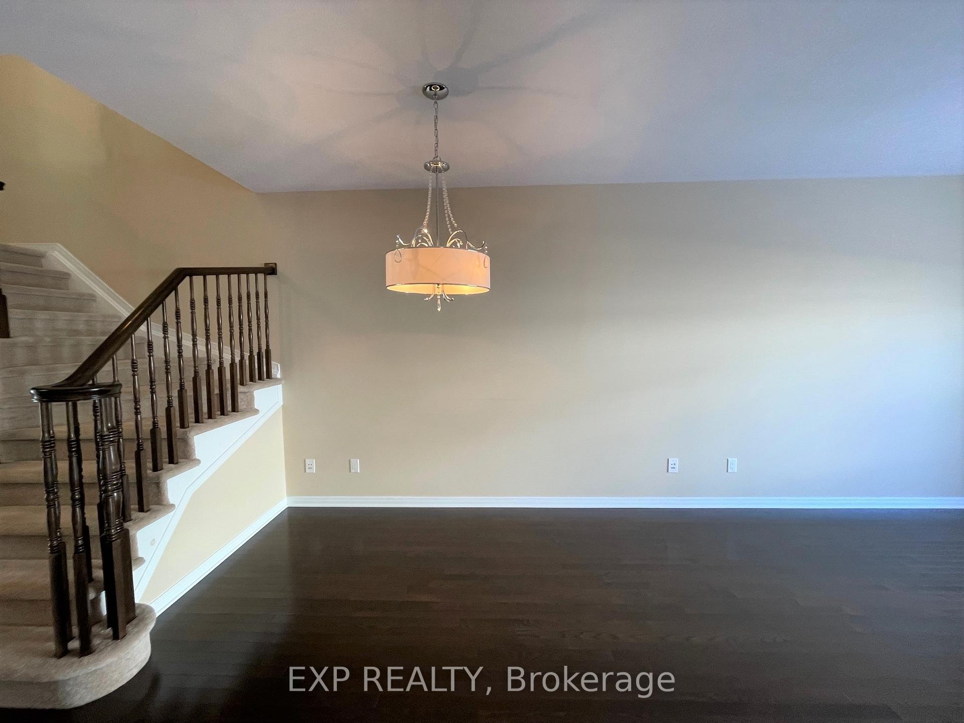 Photo 10 of 752 Oakglade Avenue, Ottawa, Kanata - Emerald Meadows/Trailwest — HOMEH