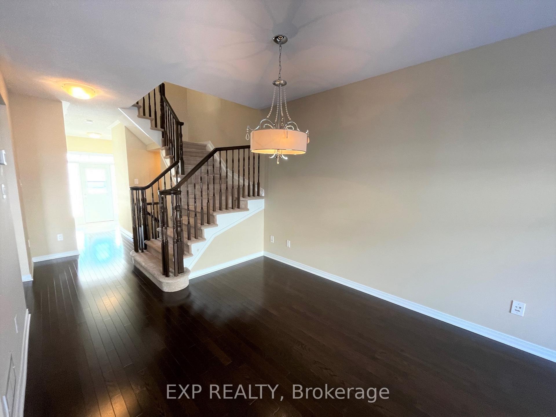Photo 11 of 752 Oakglade Avenue, Ottawa, Kanata - Emerald Meadows/Trailwest — HOMEH