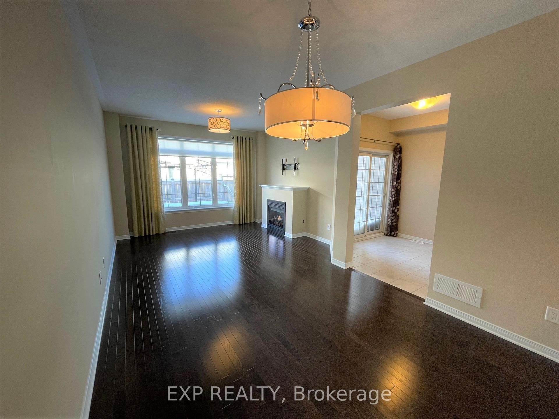 Photo 12 of 752 Oakglade Avenue, Ottawa, Kanata - Emerald Meadows/Trailwest — HOMEH