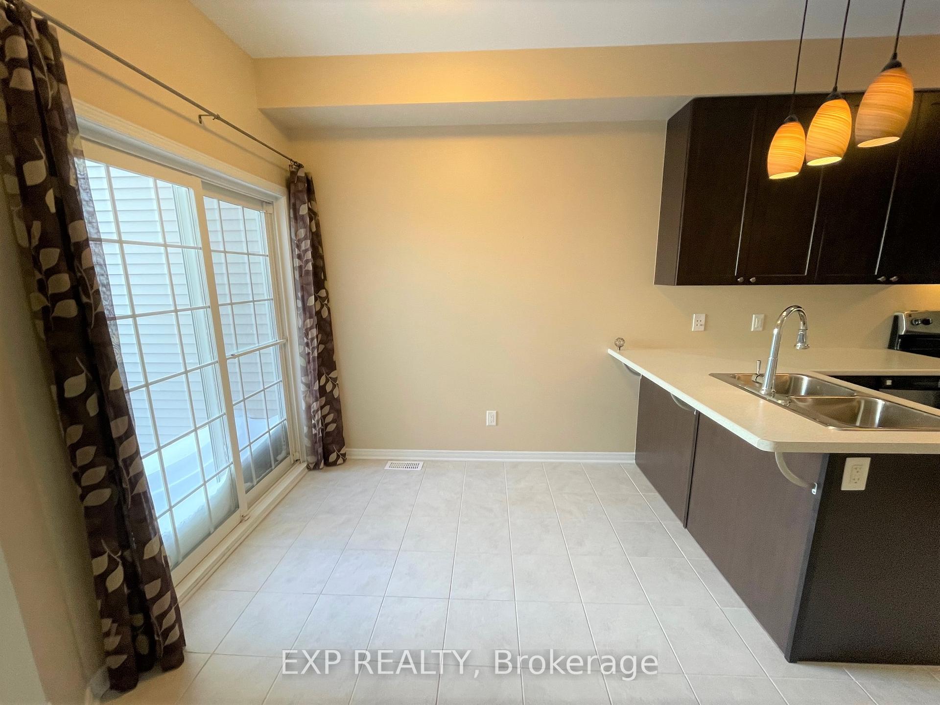 Photo 20 of 752 Oakglade Avenue, Ottawa, Kanata - Emerald Meadows/Trailwest — HOMEH