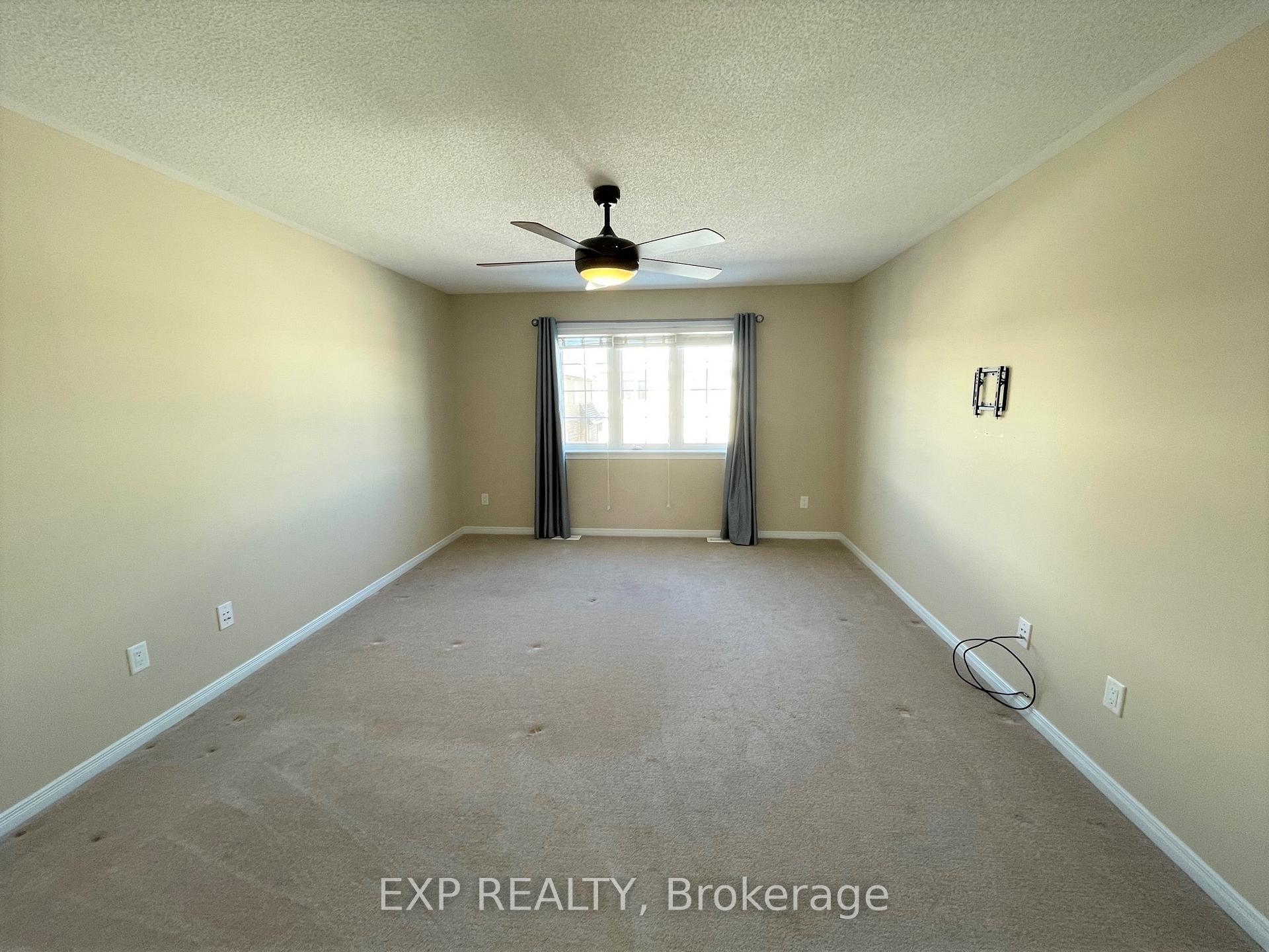 Photo 23 of 752 Oakglade Avenue, Ottawa, Kanata - Emerald Meadows/Trailwest — HOMEH